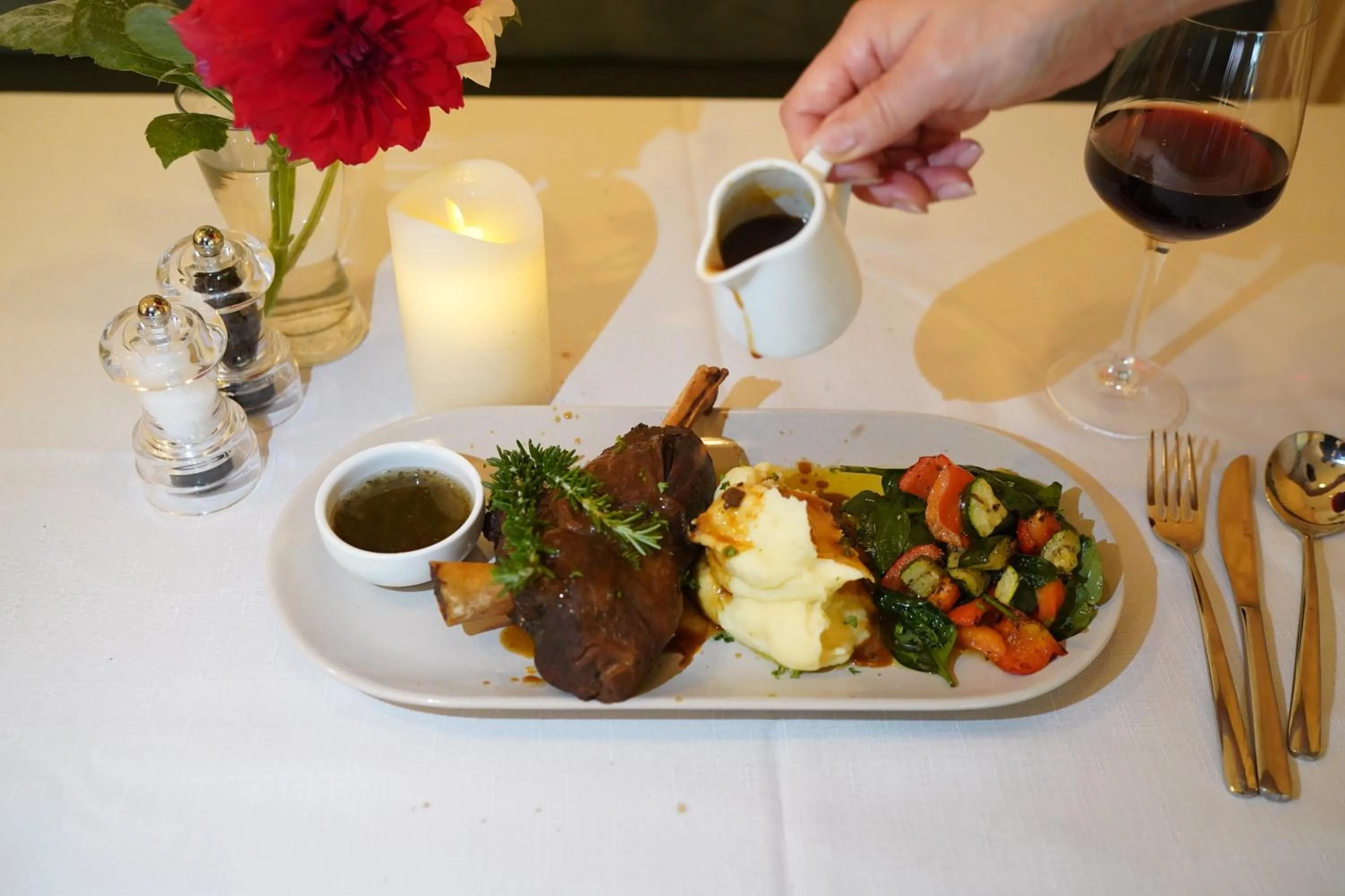 Alpers Lodge & Conference Centre