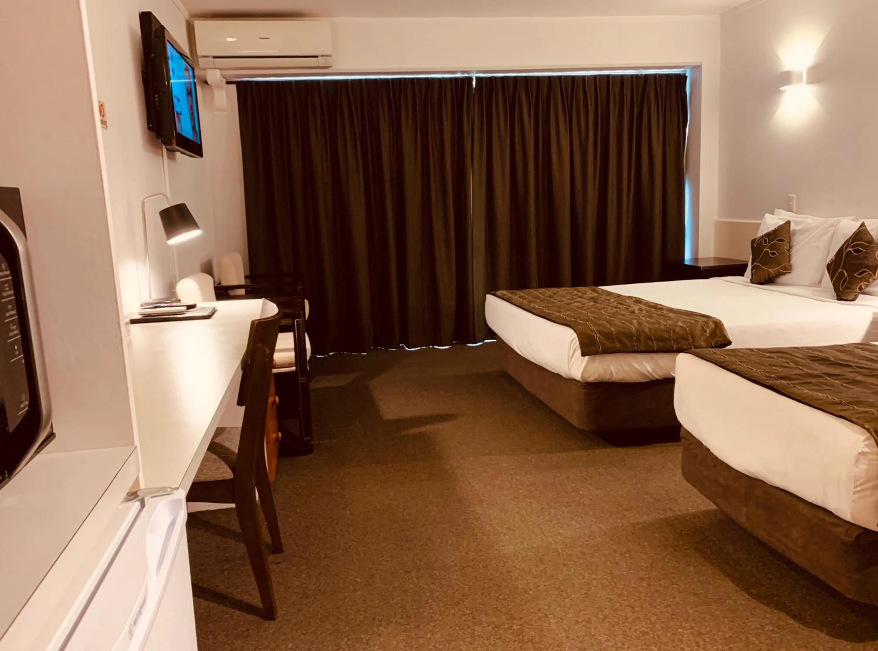 Bed in Alpers Lodge & Conference Centre