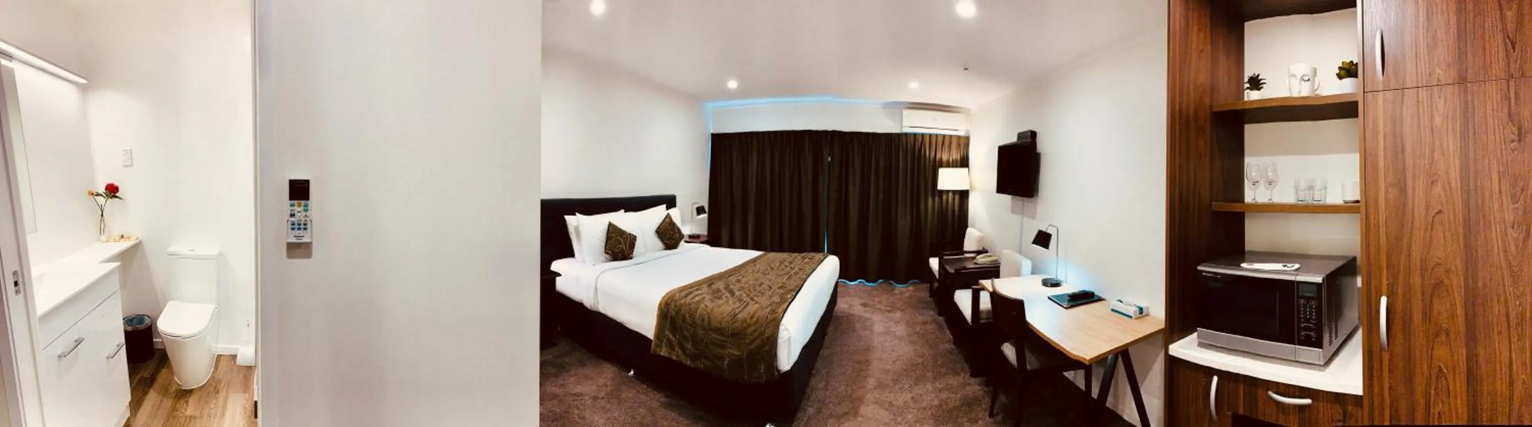 Bed in Alpers Lodge & Conference Centre