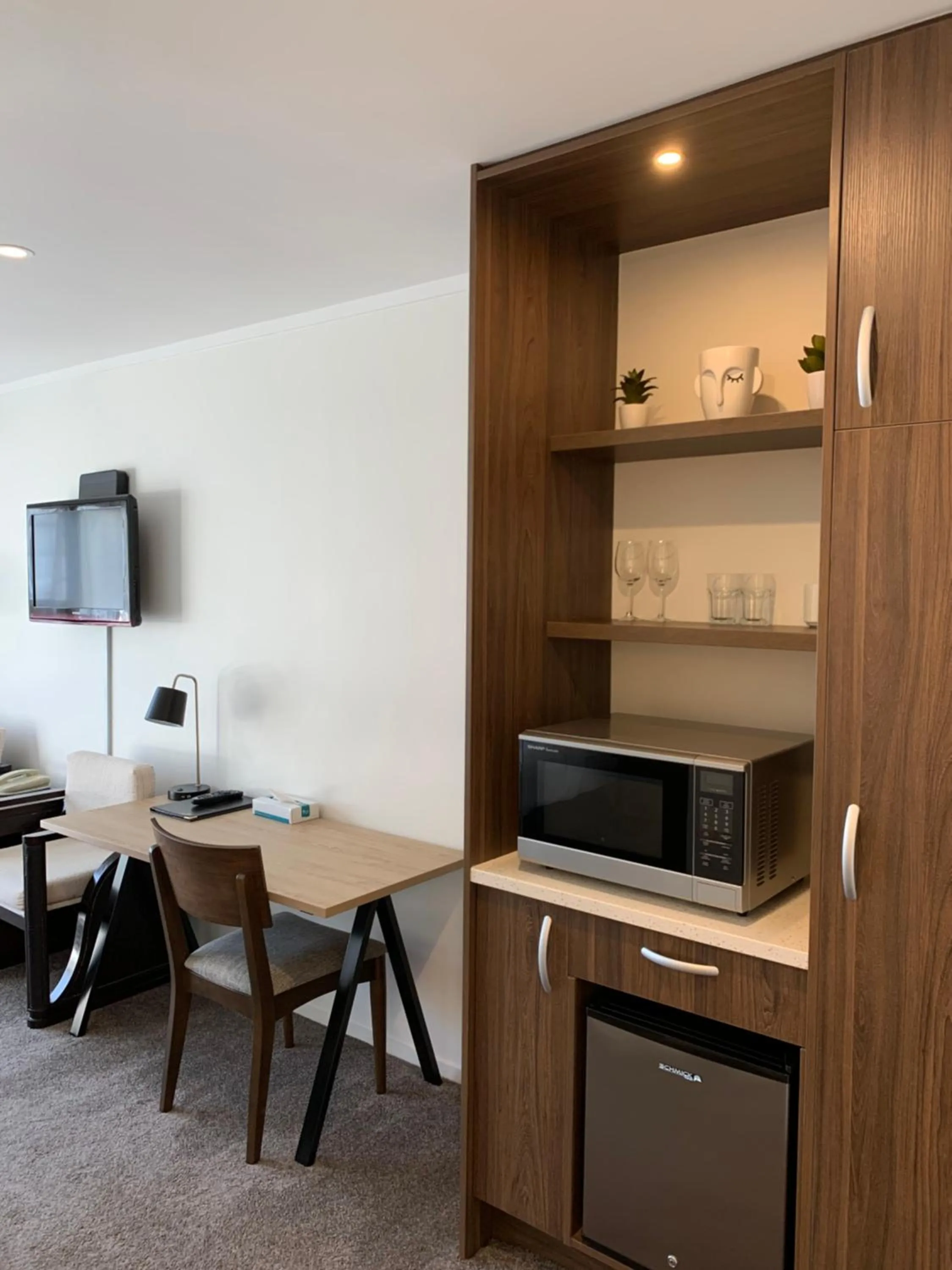 Alpers Lodge & Conference Centre