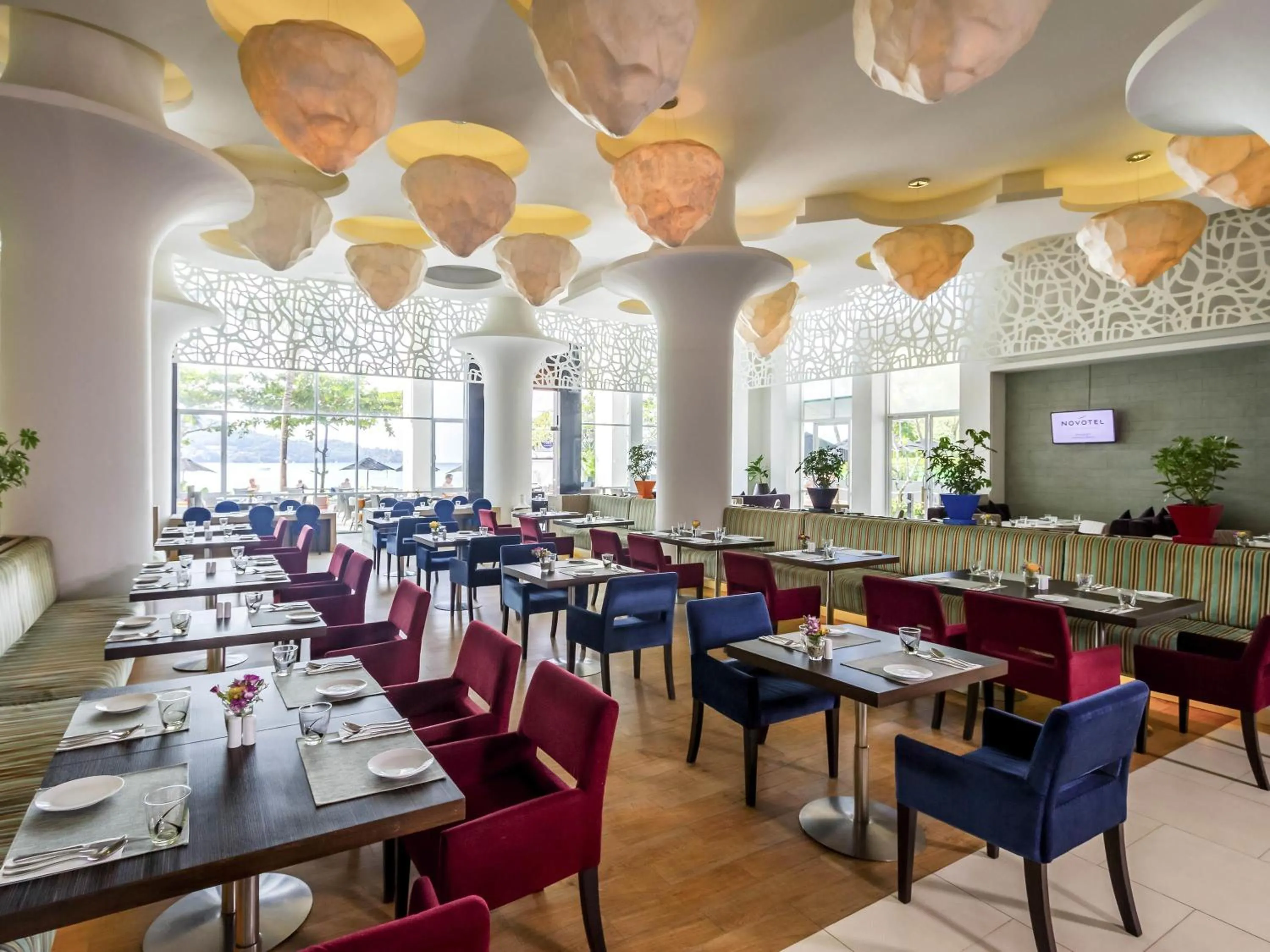 Restaurant/places to eat in Novotel Phuket Kamala Beach