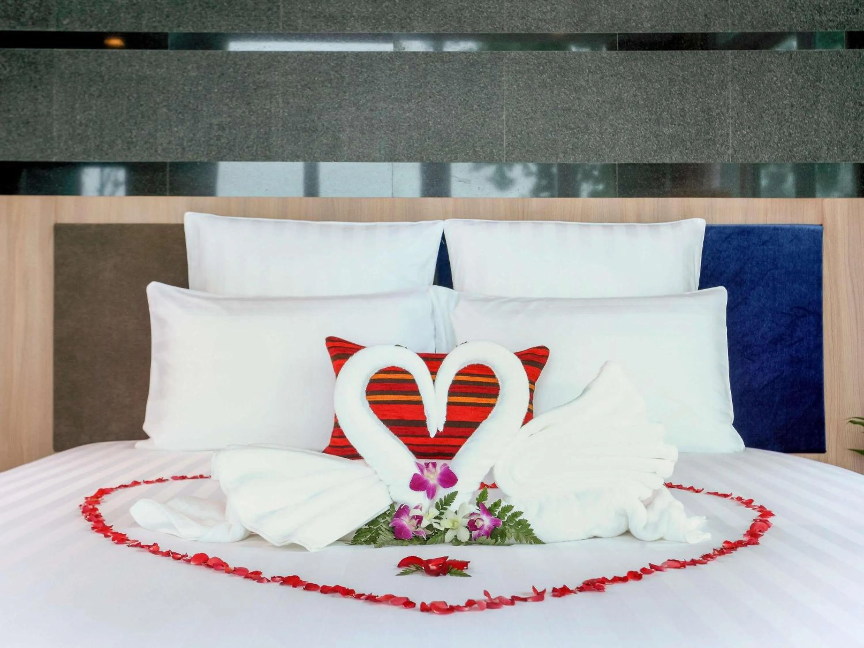 Bedroom, Bed in Novotel Phuket Kamala Beach