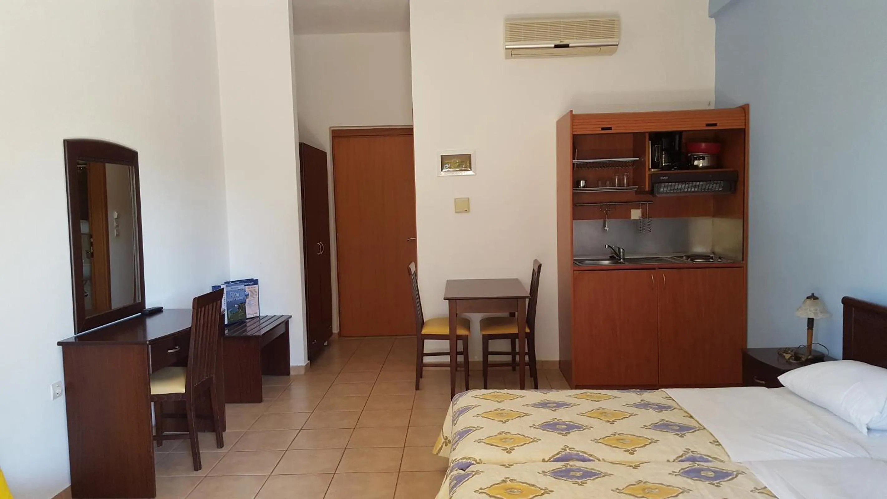 Bed in Palirria Hotel & Studios