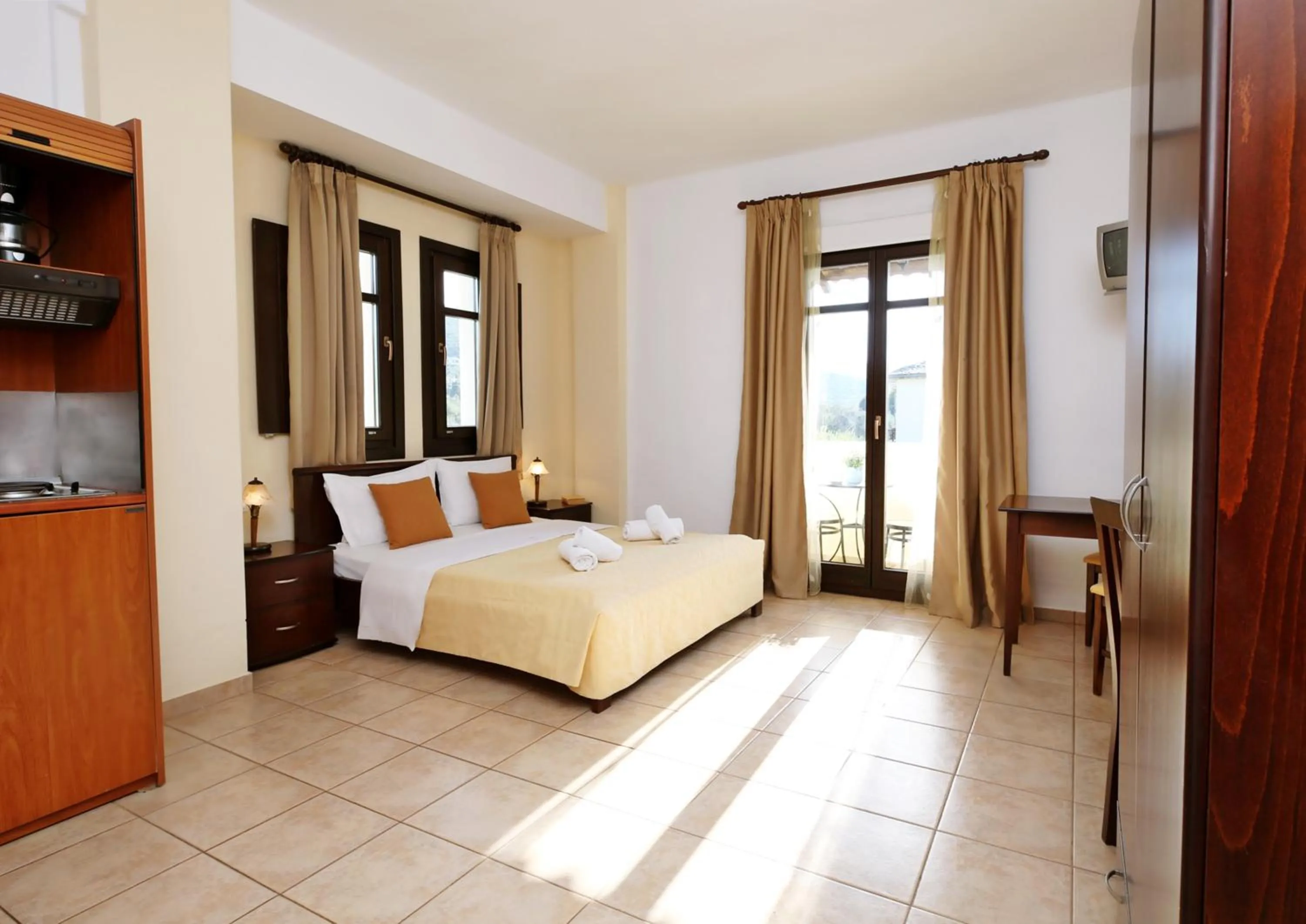 Bedroom, Bed in Palirria Hotel & Studios