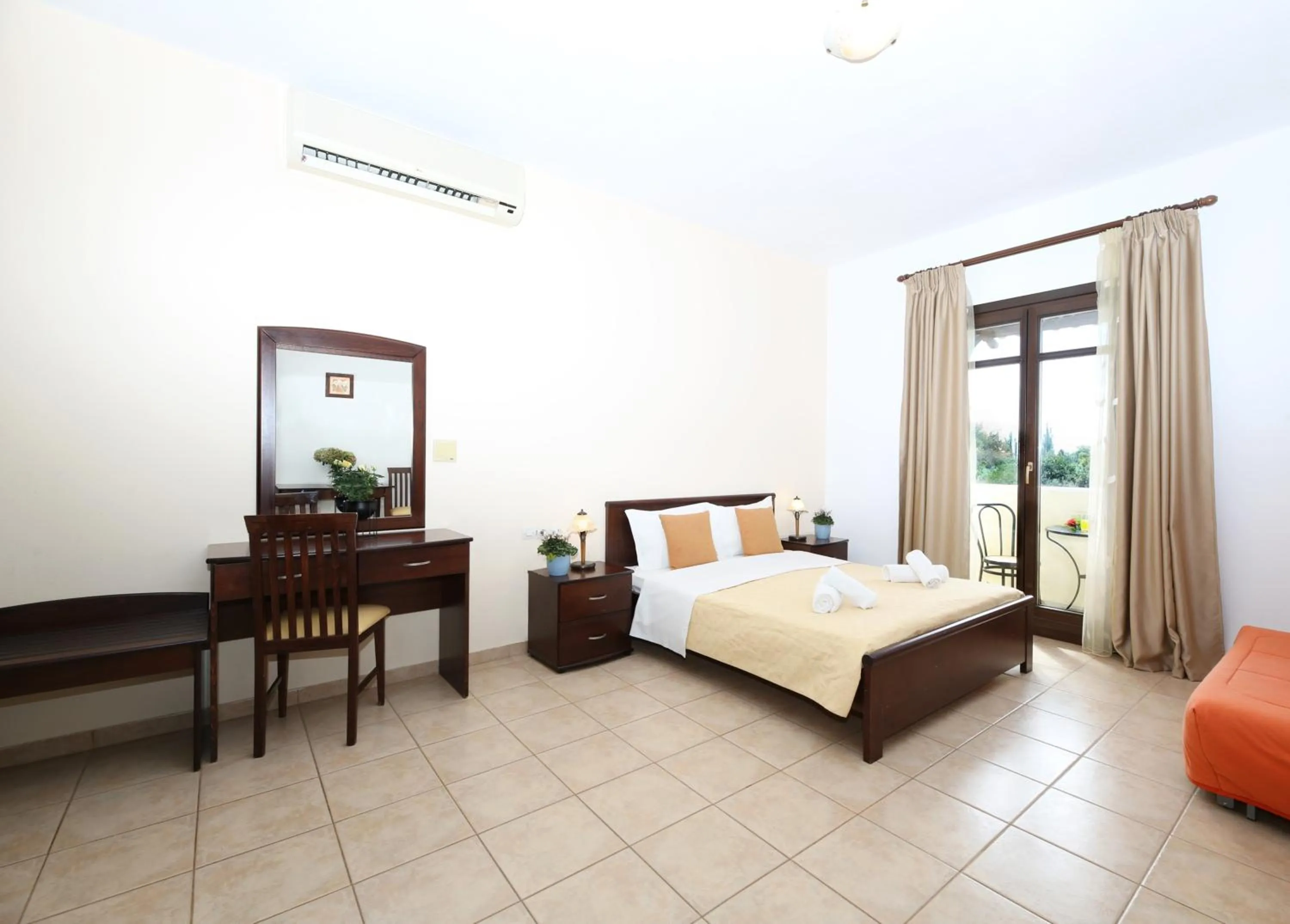 Bed in Palirria Hotel & Studios