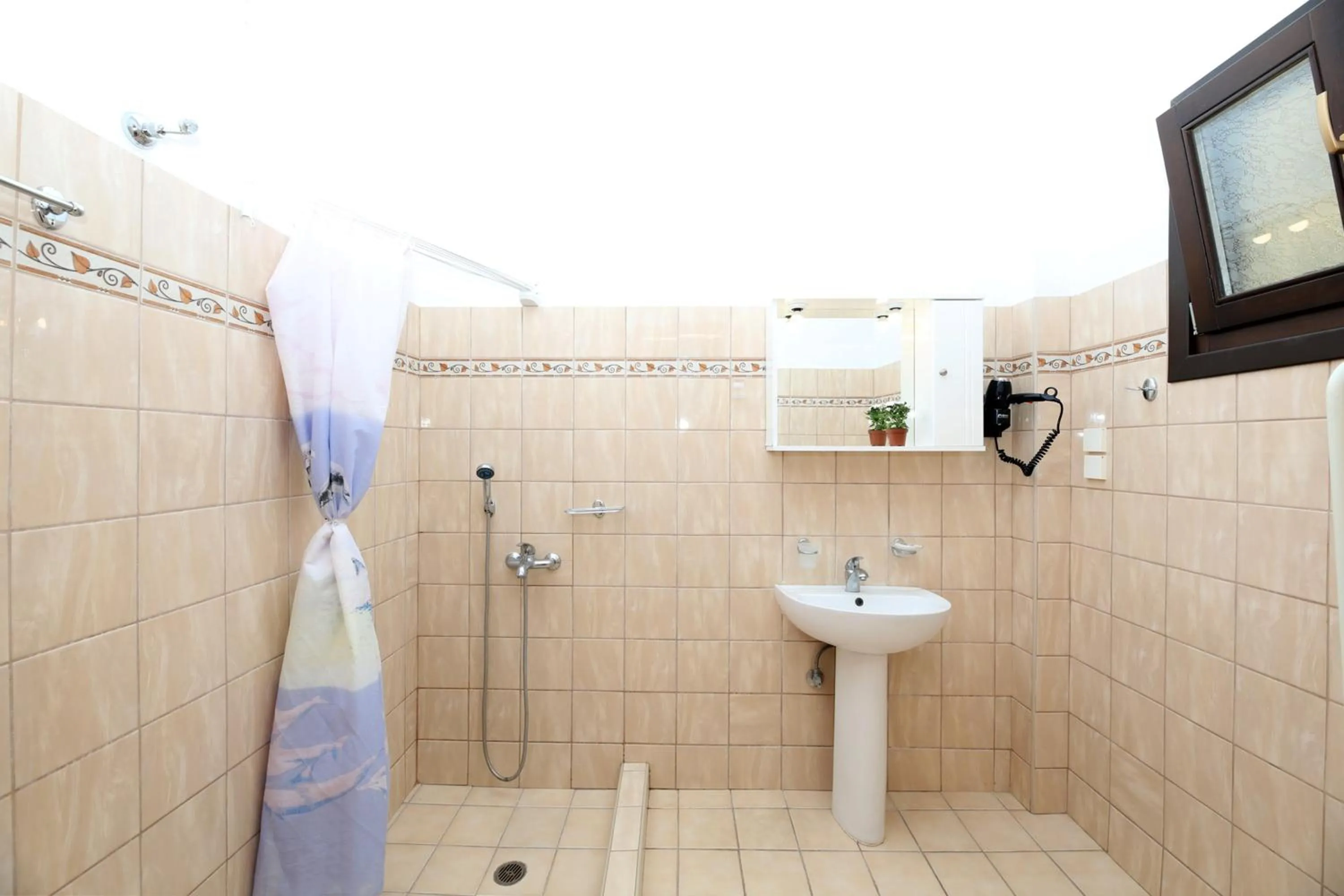 Shower in Palirria Hotel & Studios