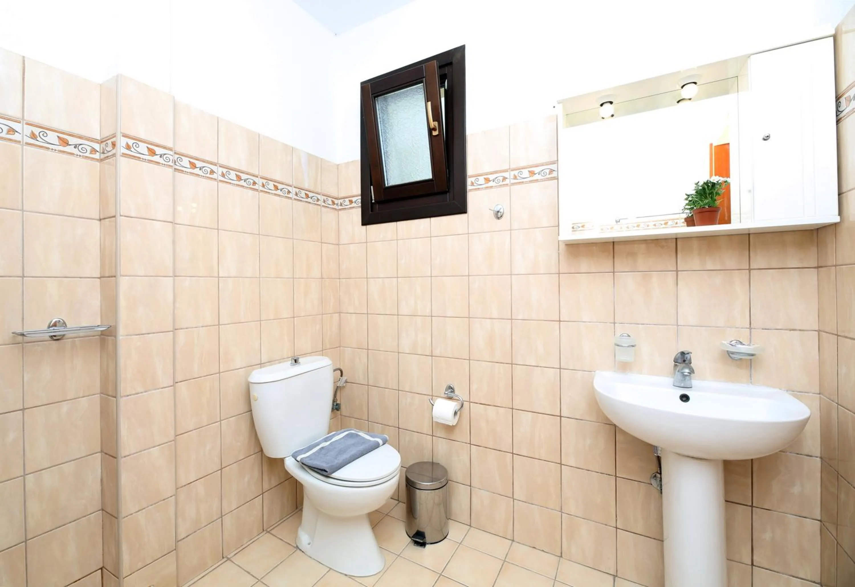 Bathroom in Palirria Hotel & Studios