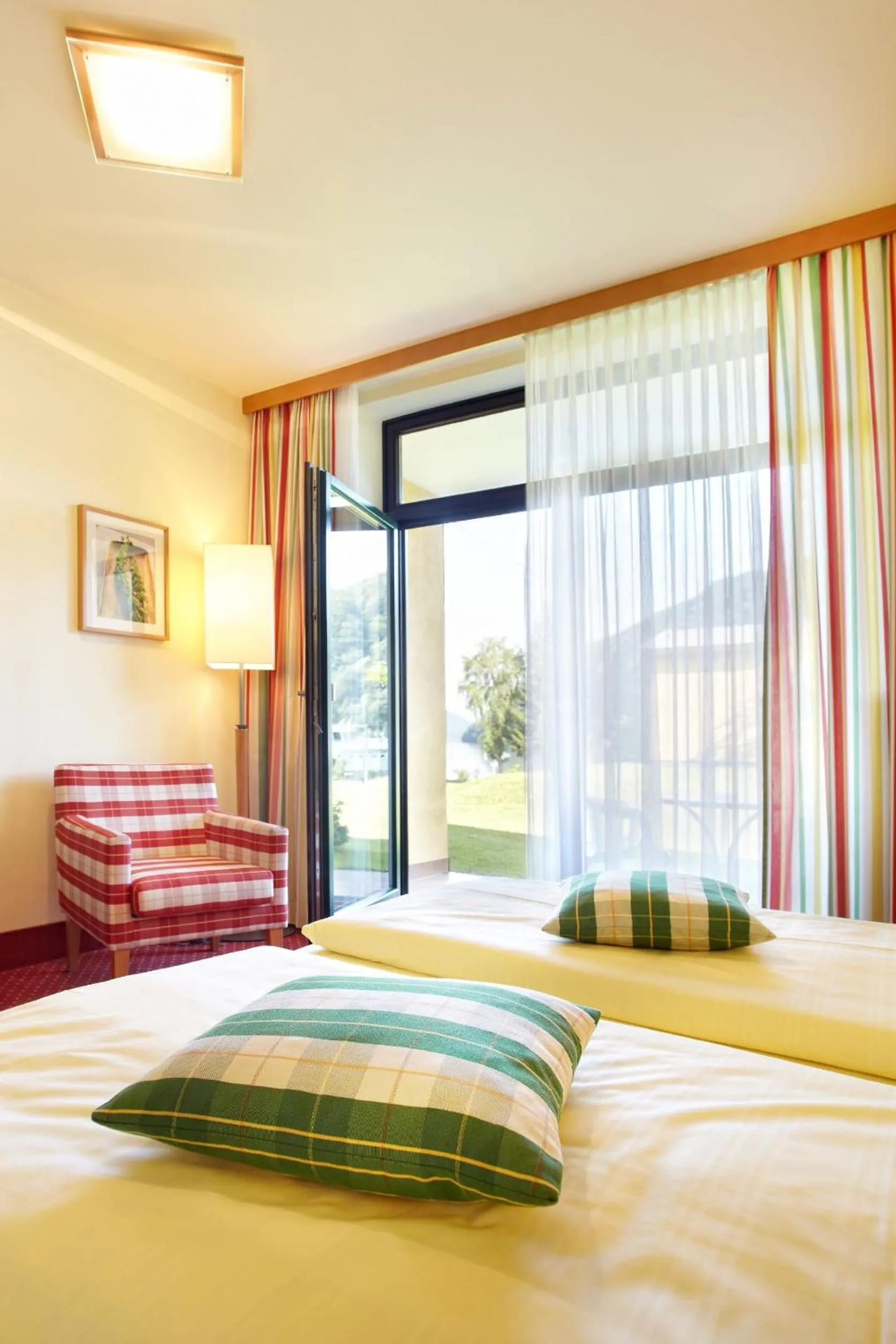 Photo of the whole room, Bed in Riverresort Donauschlinge