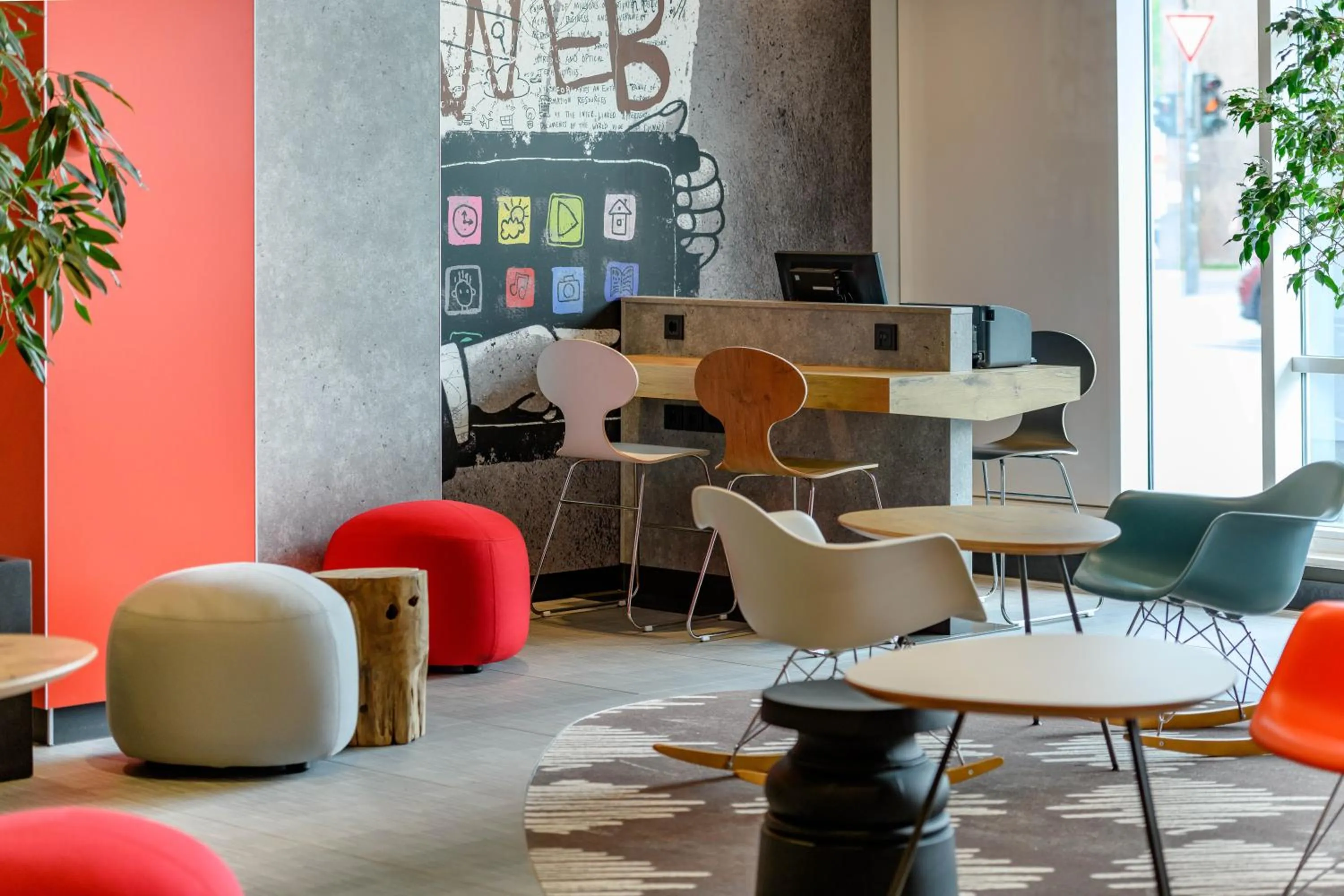 Lobby or reception in ibis Mainz City