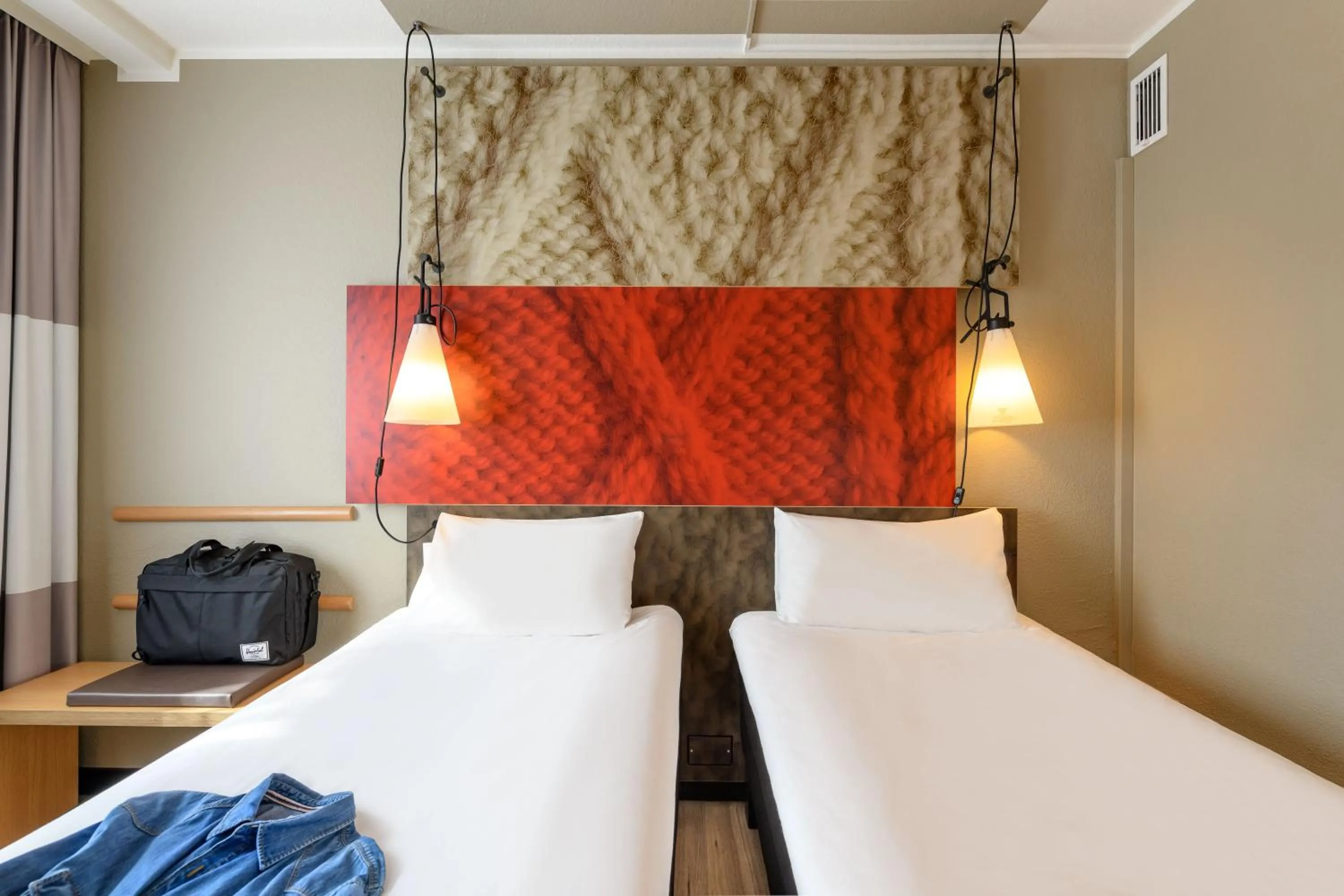 Bed in ibis Mainz City