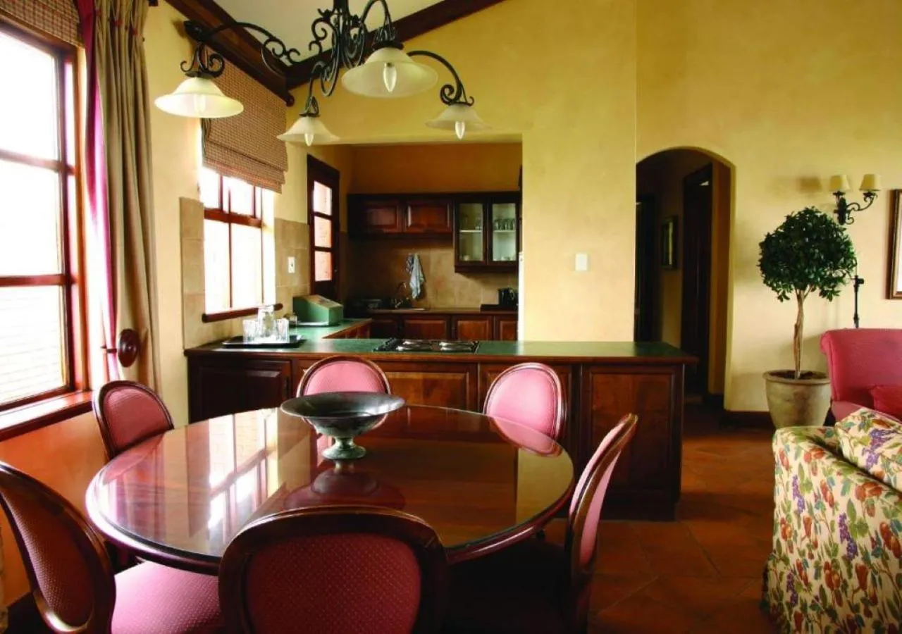Dining area in Gooderson Kloppenheim Country Estate