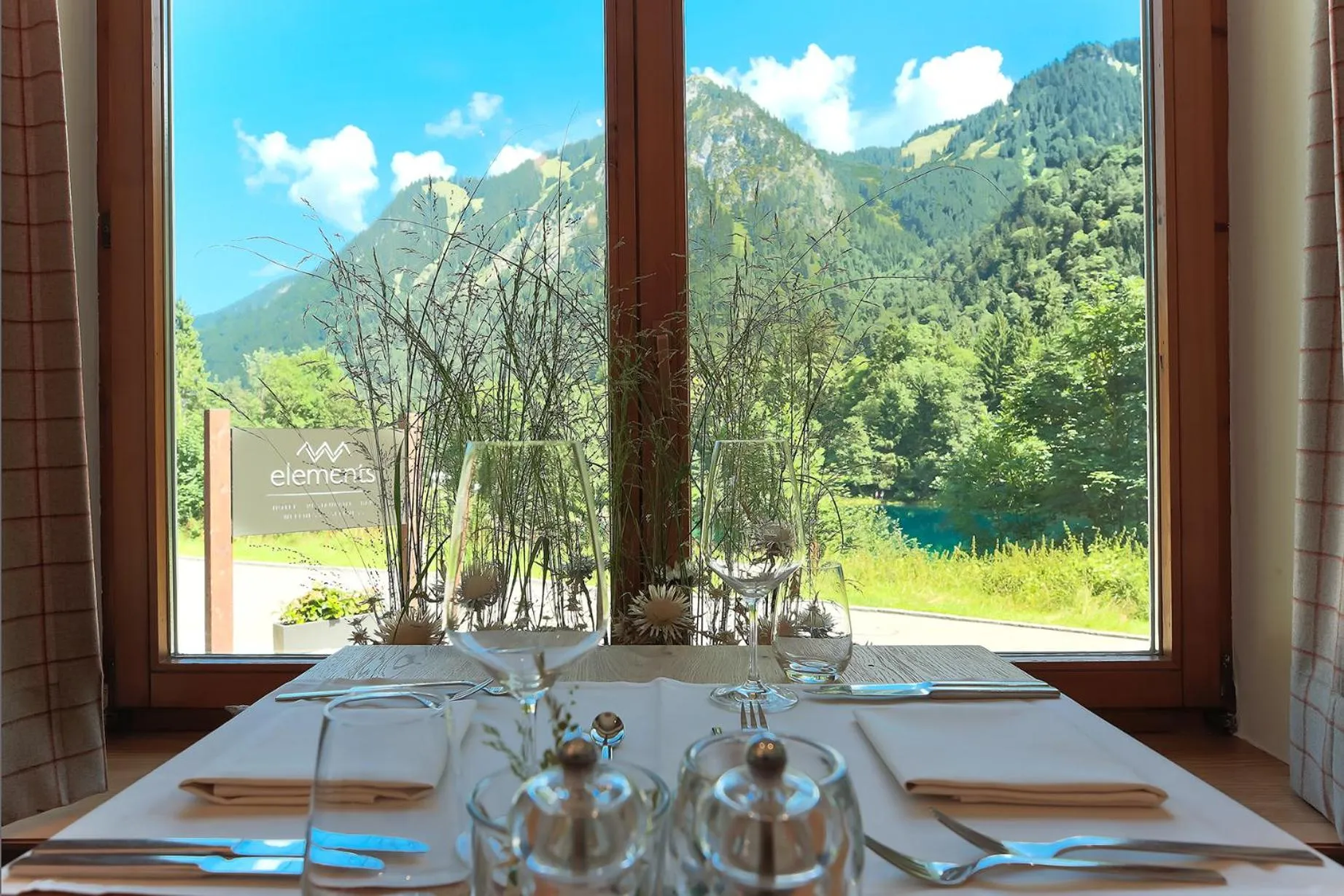 Restaurant/places to eat in Elements Hotel Christlessee