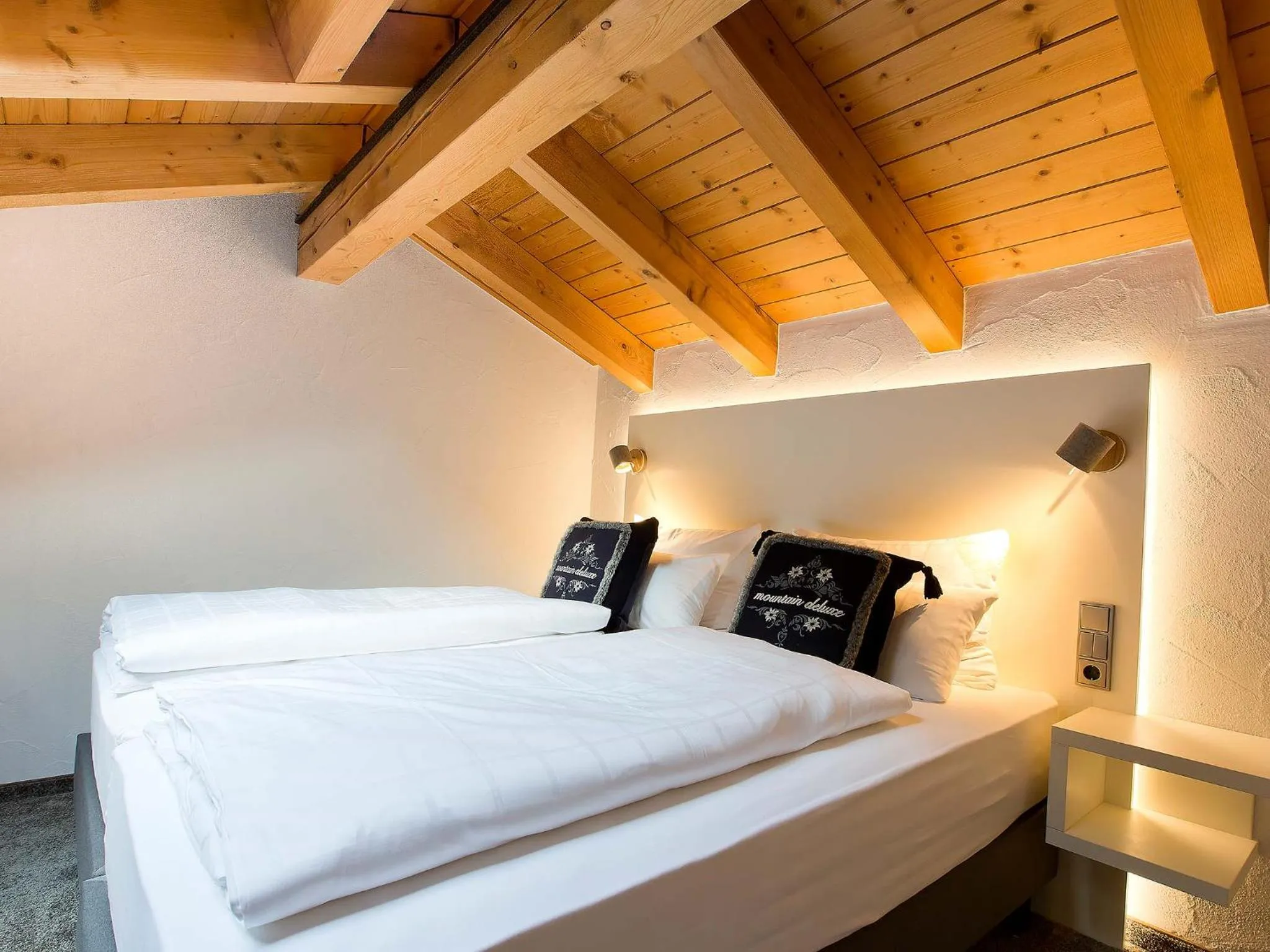 Photo of the whole room, Bed in Elements Hotel Christlessee