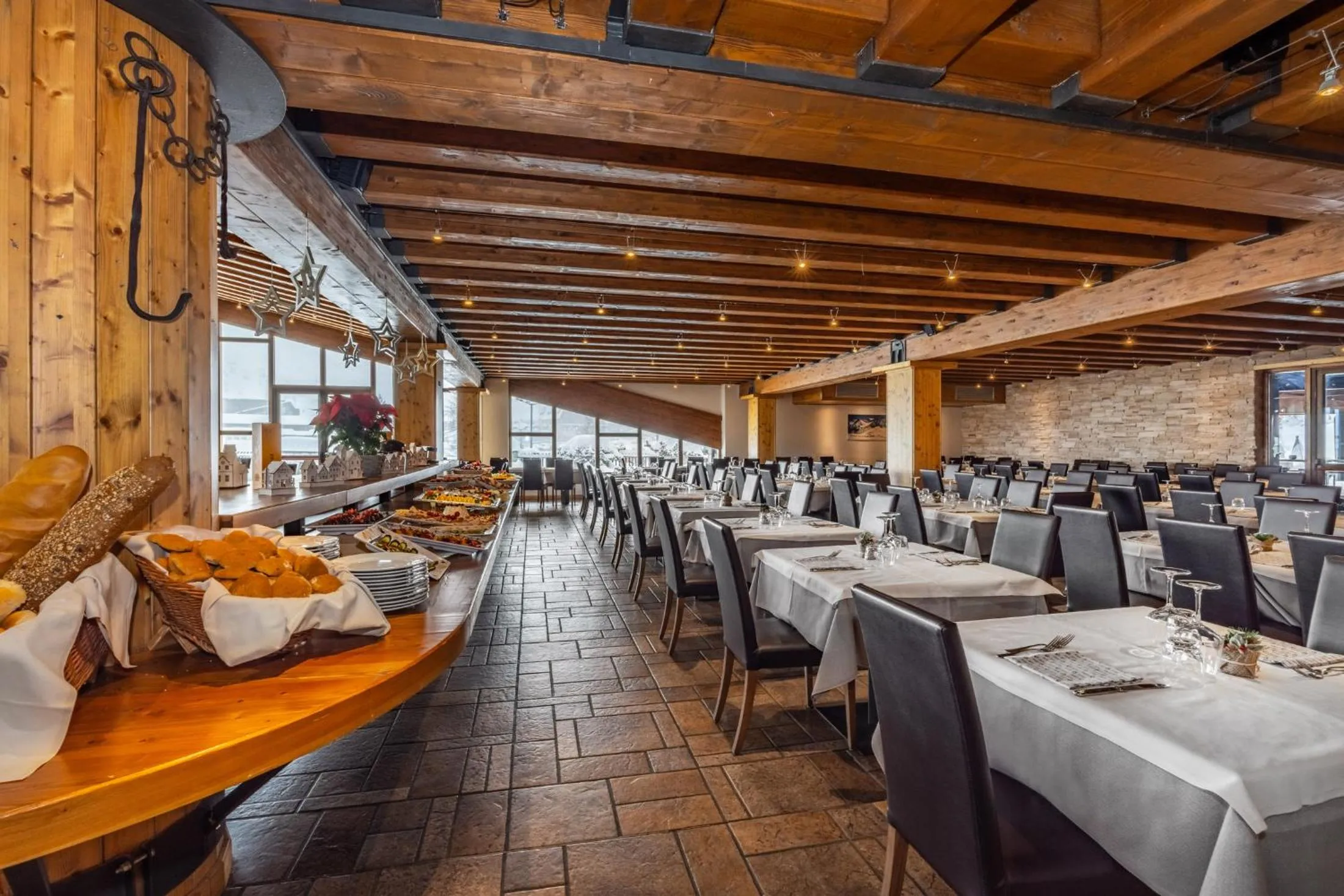 Restaurant/places to eat in Hotel Piandineve