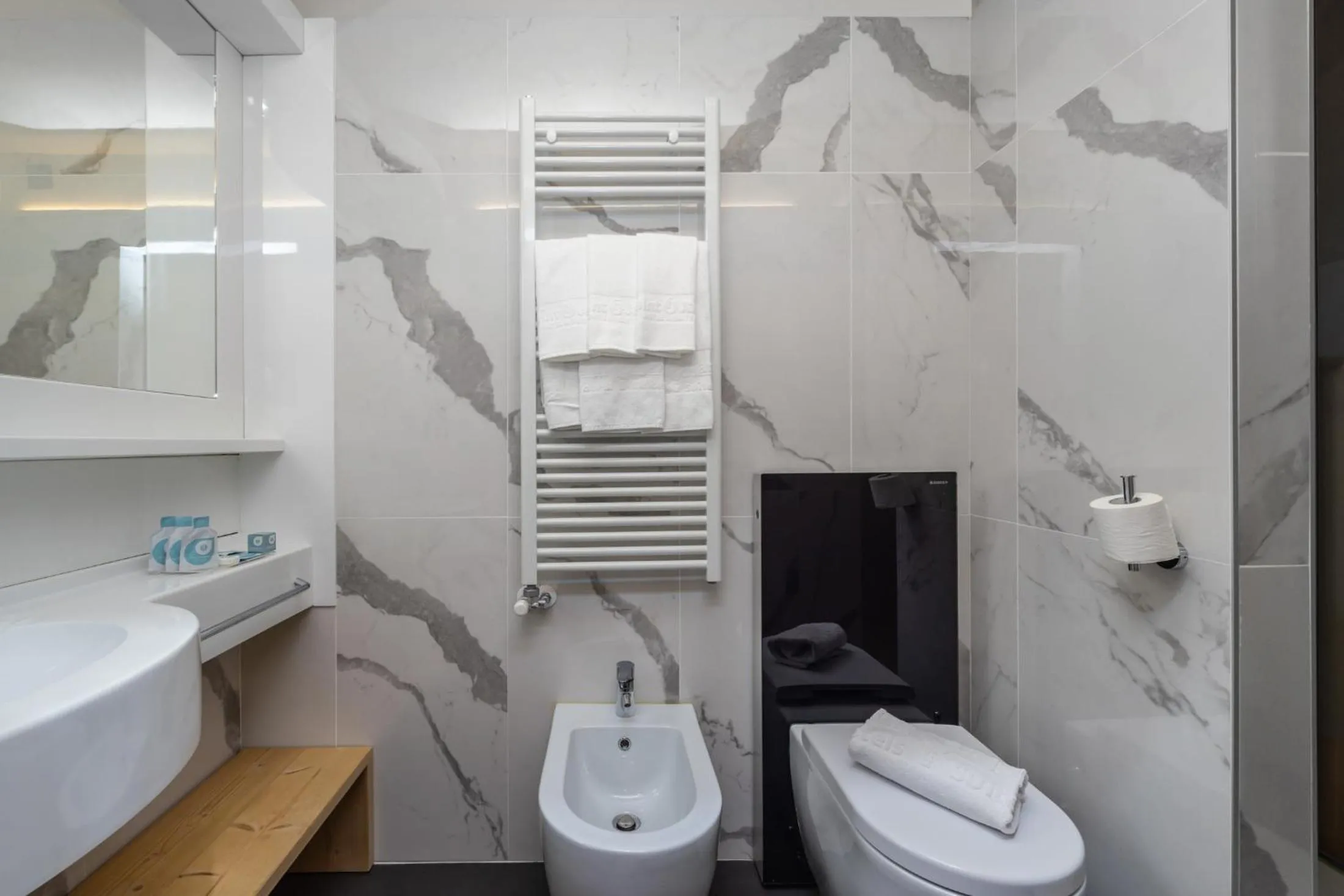 Bathroom in Hotel Piandineve