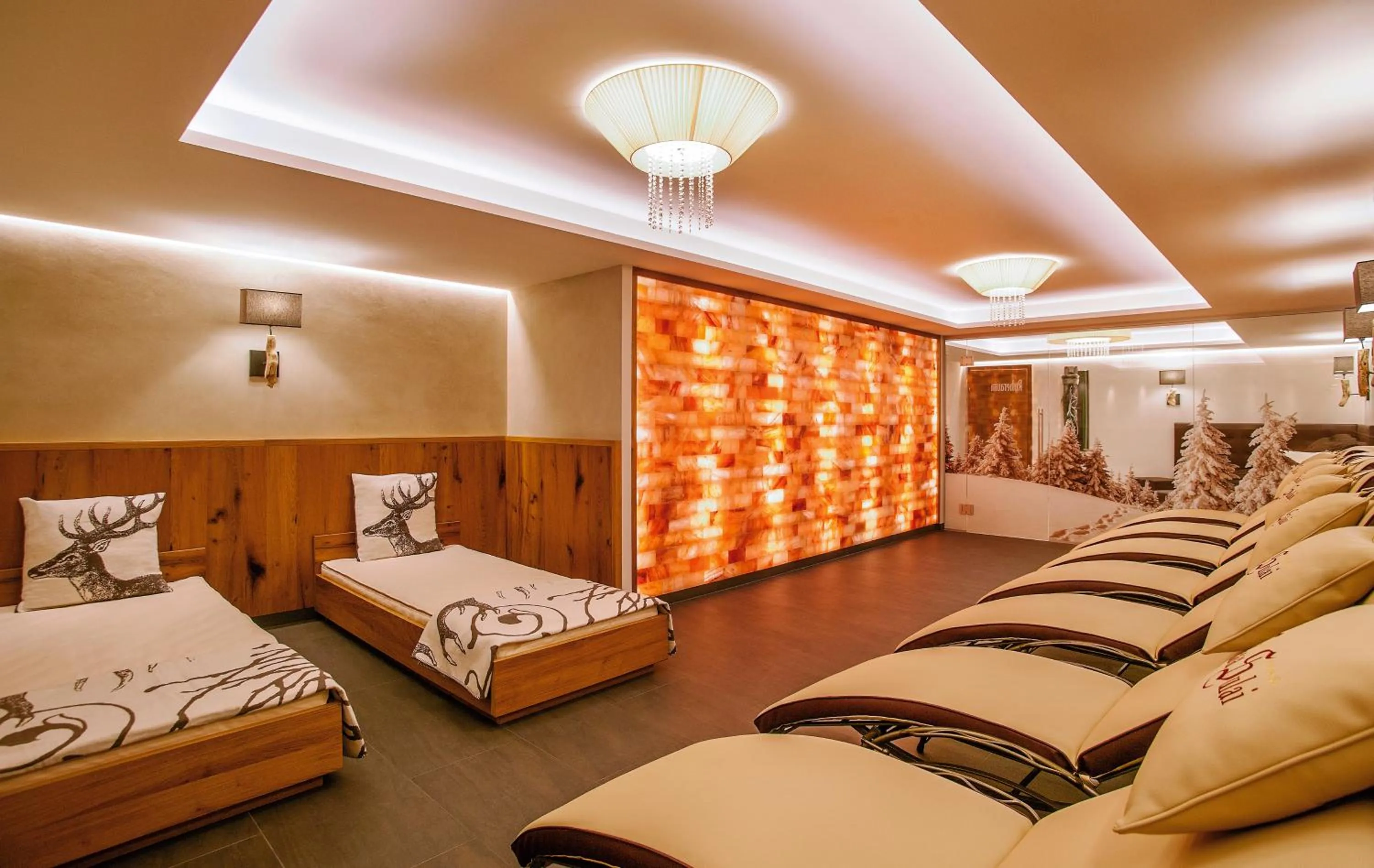 Spa and wellness centre/facilities, Bed in Hotel Garni Chasa Sulai