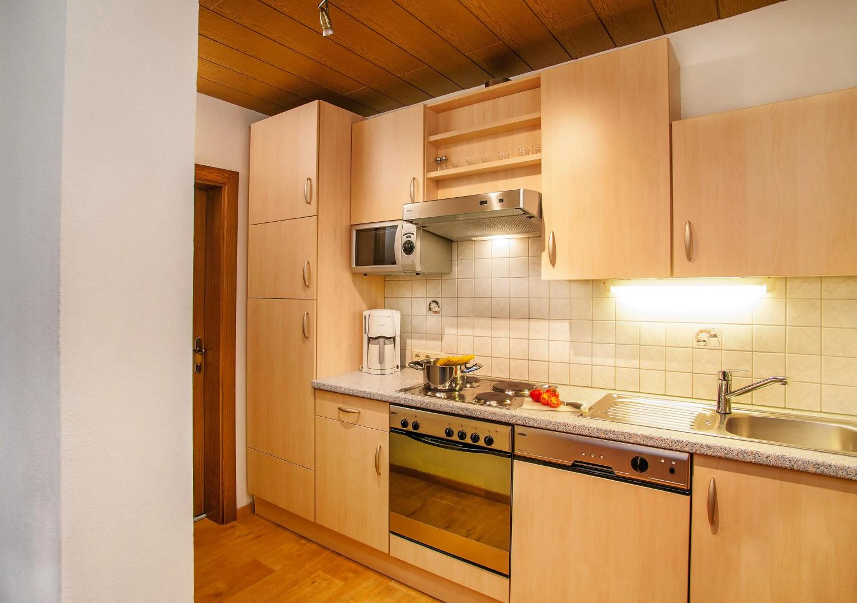 Dining area in Hotel Garni Chasa Sulai