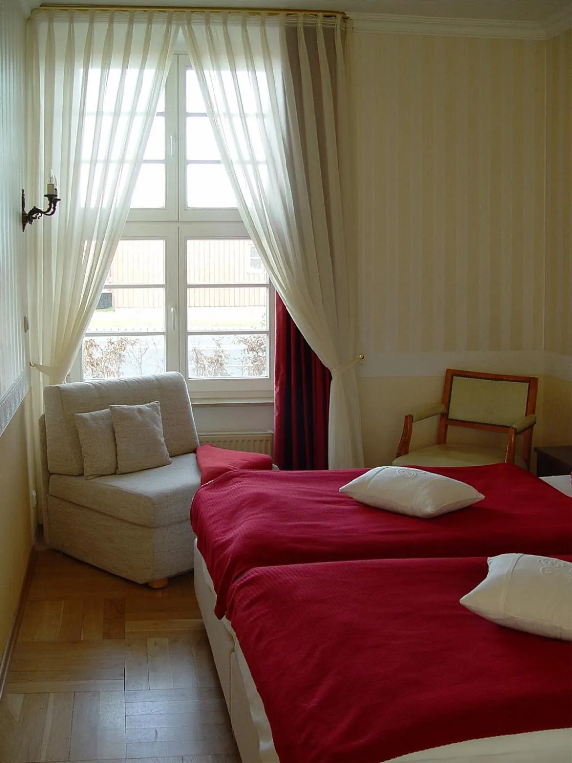 Photo of the whole room, Bed in Hotel Altes Hafenhaus
