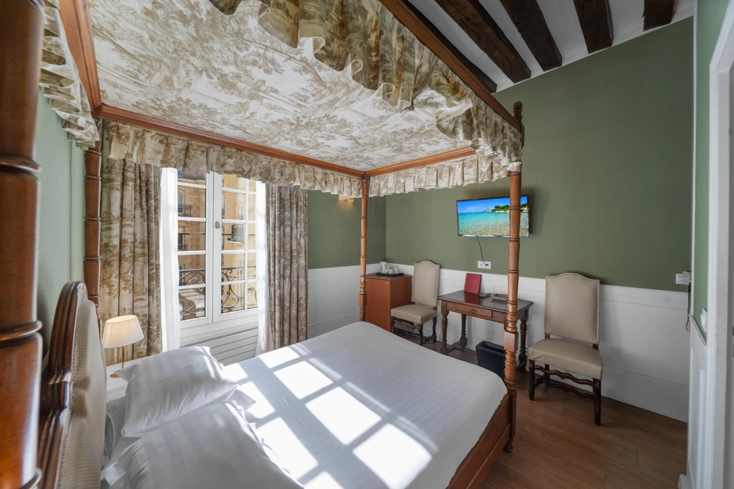 Bedroom, Bed in Hotel de la Bretonnerie