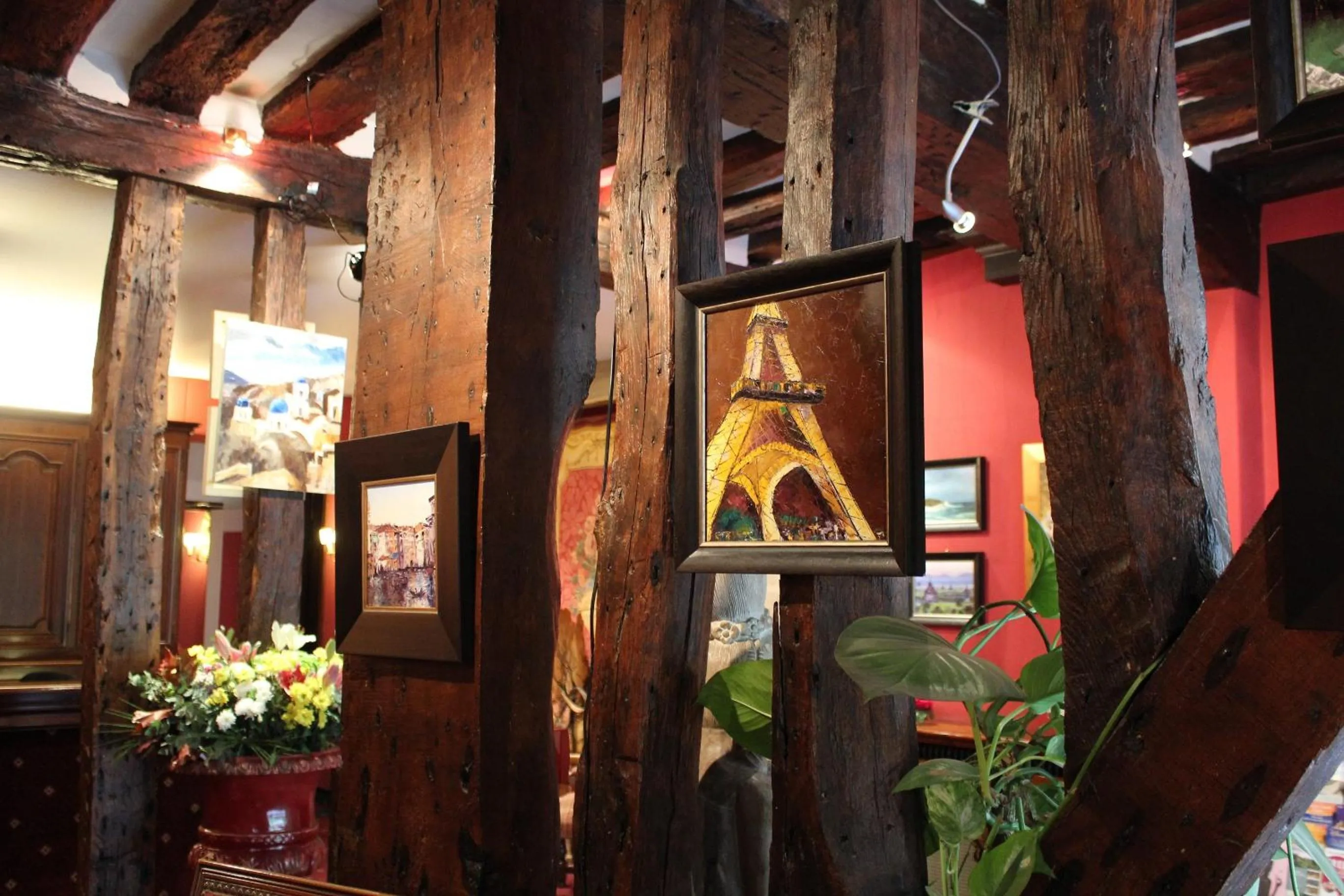 Decorative detail in Hotel de la Bretonnerie