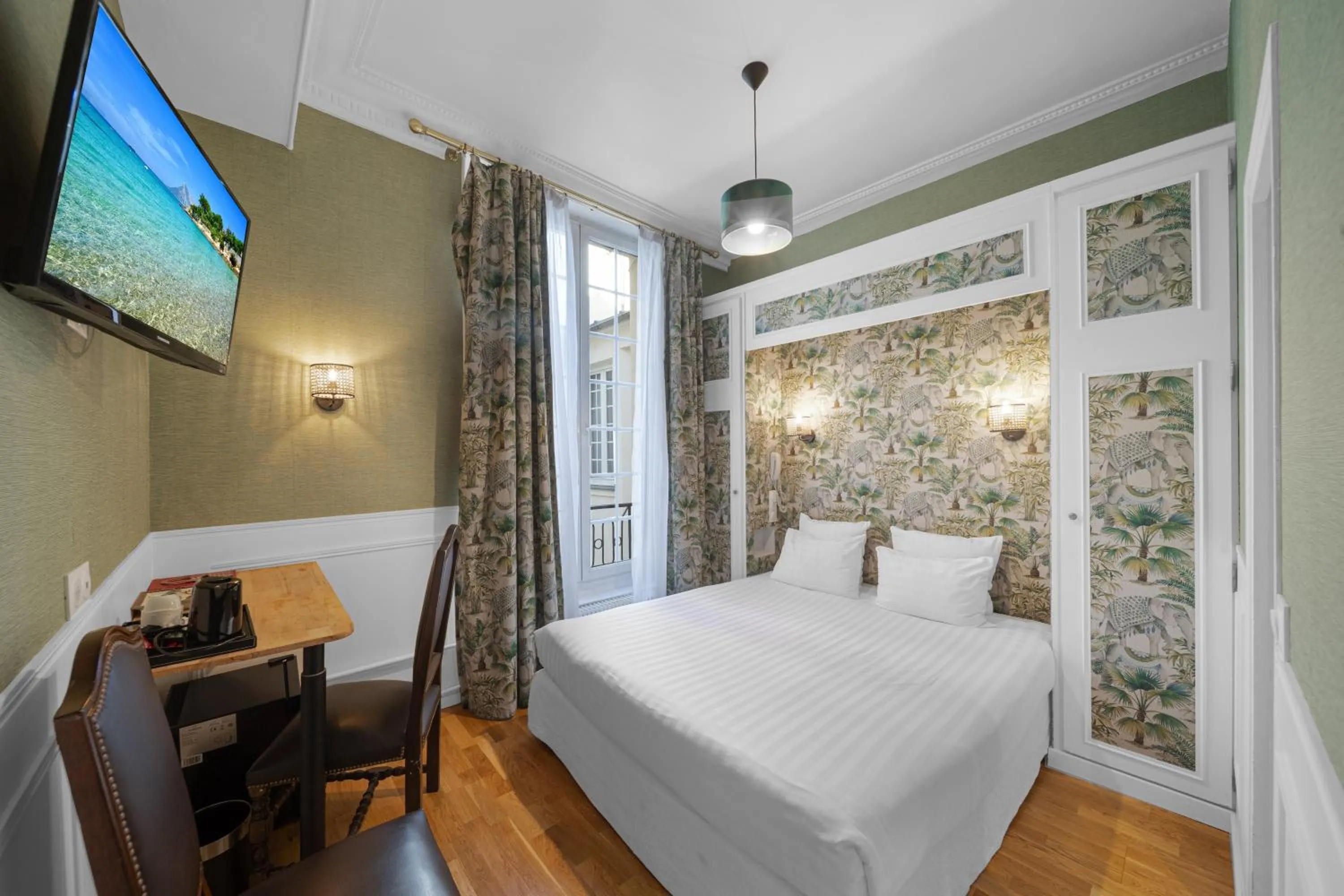 Bedroom, Bed in Hotel de la Bretonnerie