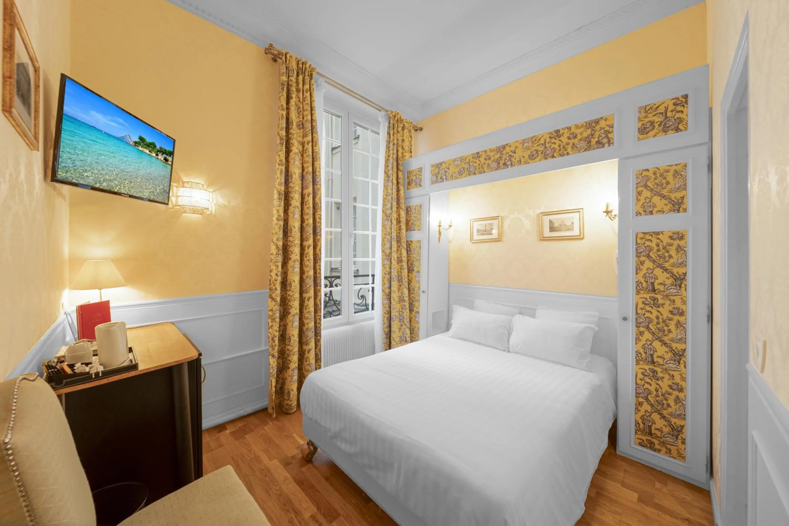 Bedroom, Bed in Hotel de la Bretonnerie