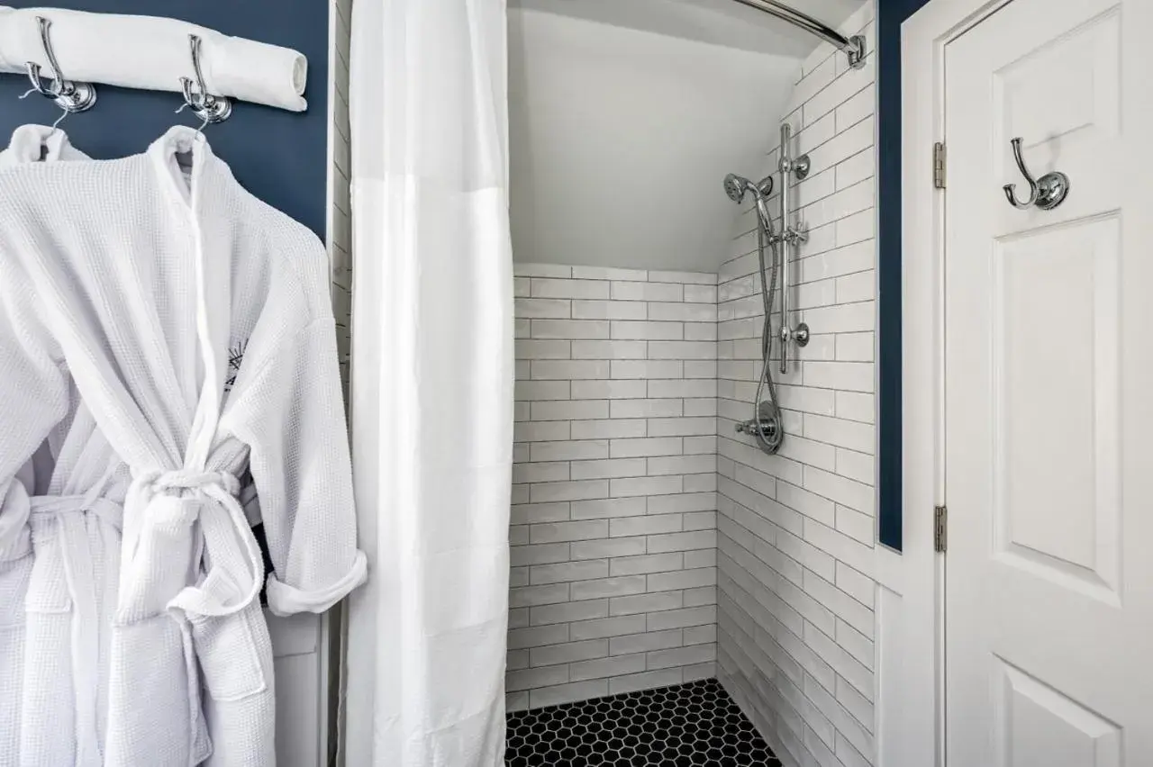 Superior Queen Room in Martin Hill Inn Superior Queen Room in Martin Hill Inn