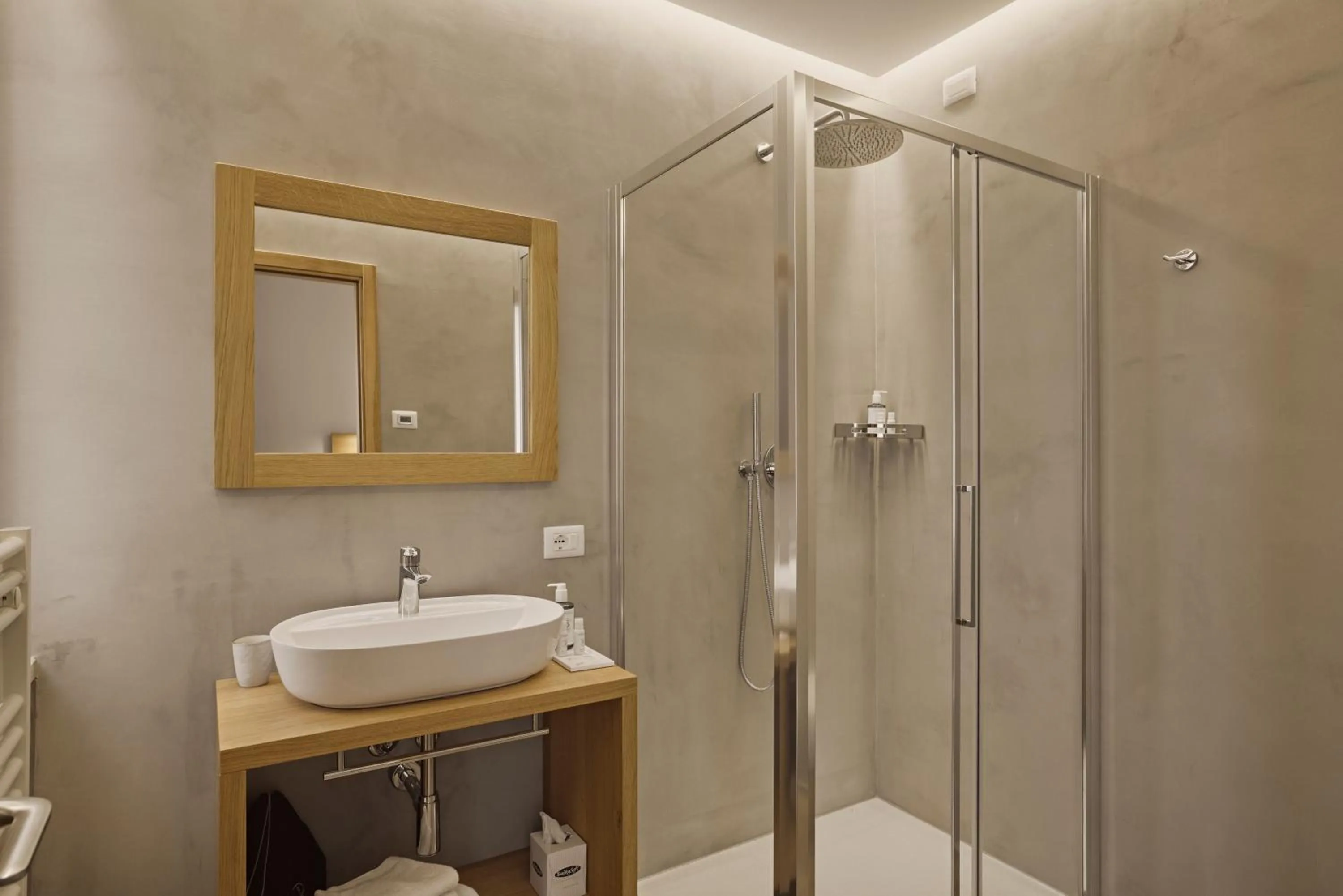 Shower in Hotel Le Mura