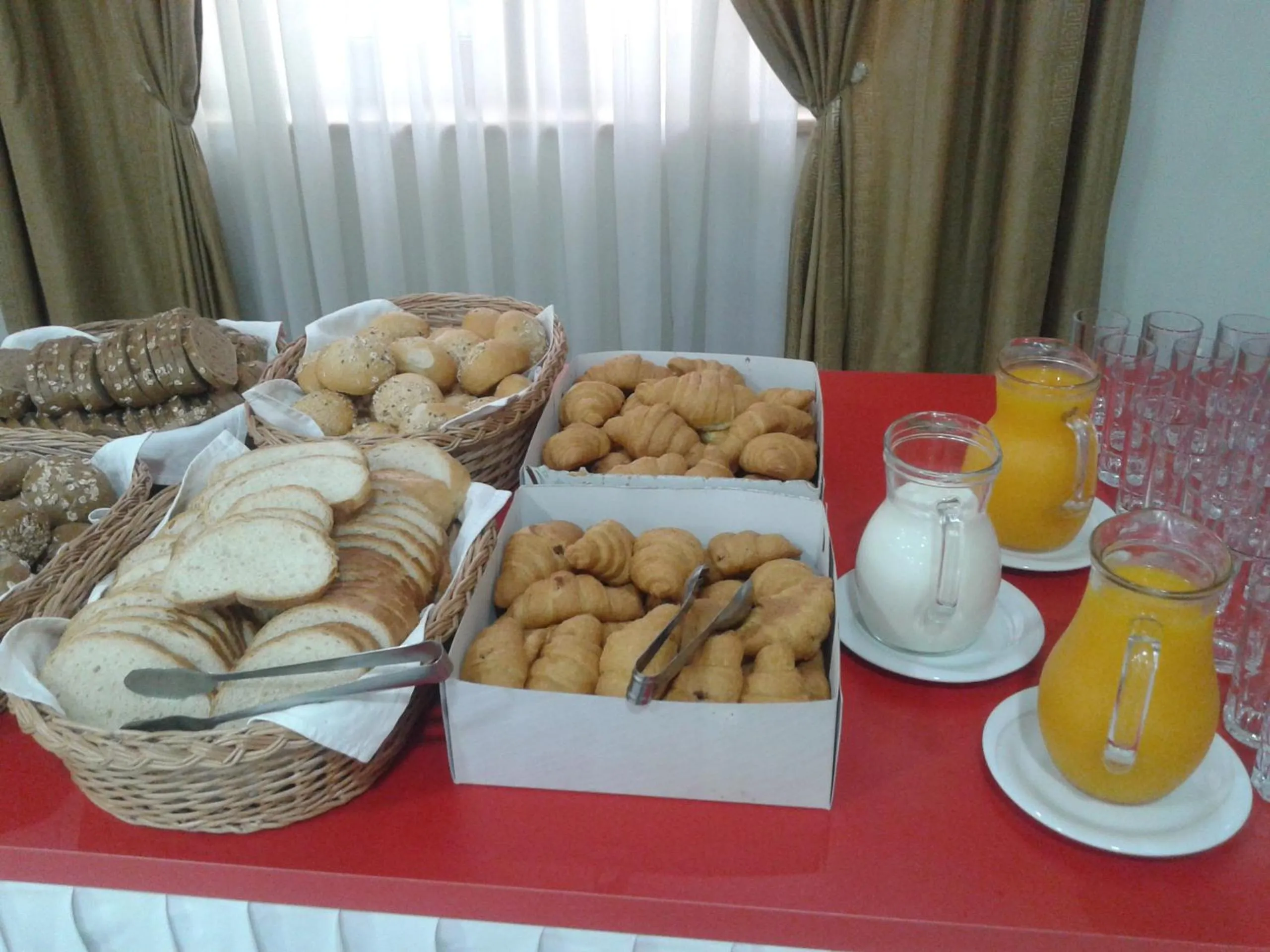 Breakfast in Hotel Green