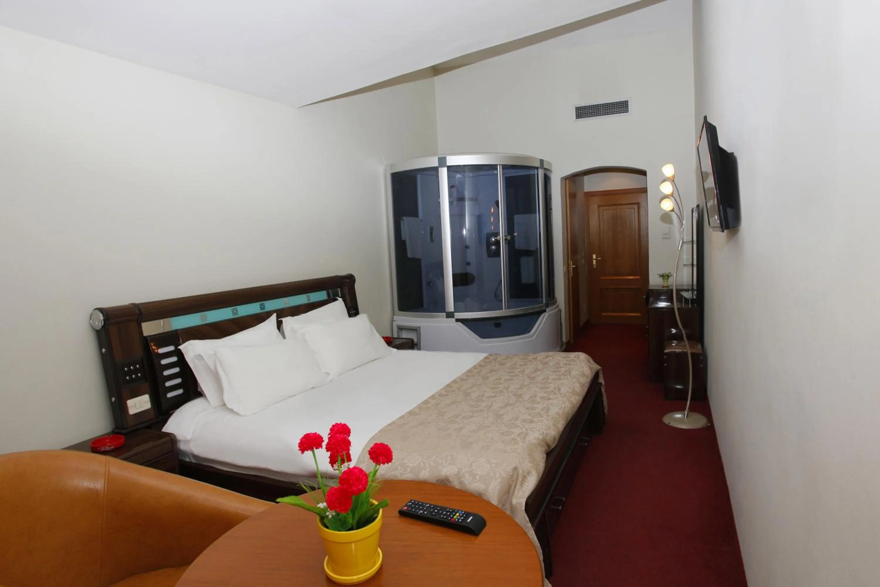 Decorative detail, Bed in Hotel Green