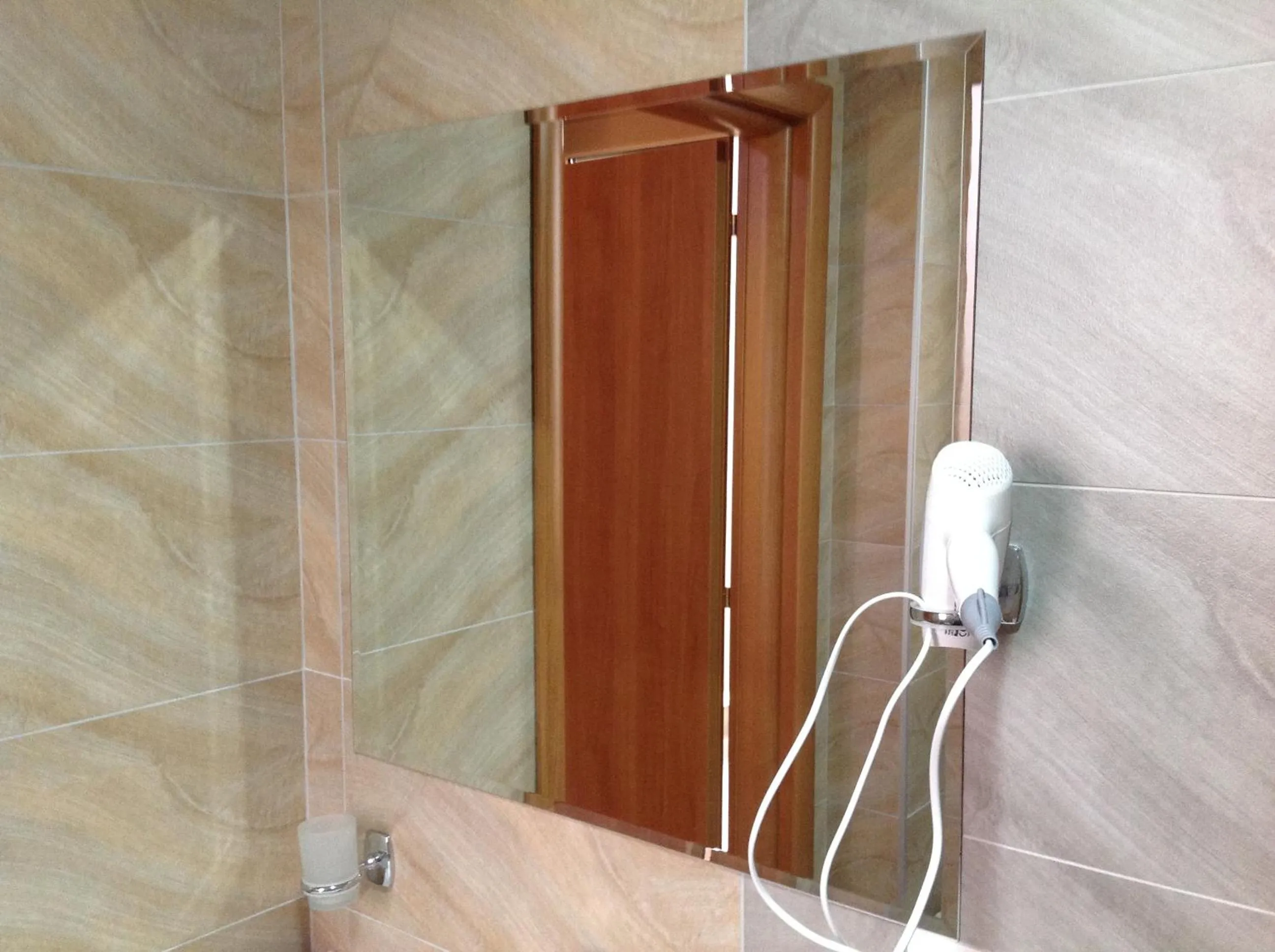 Shower in Hotel Green