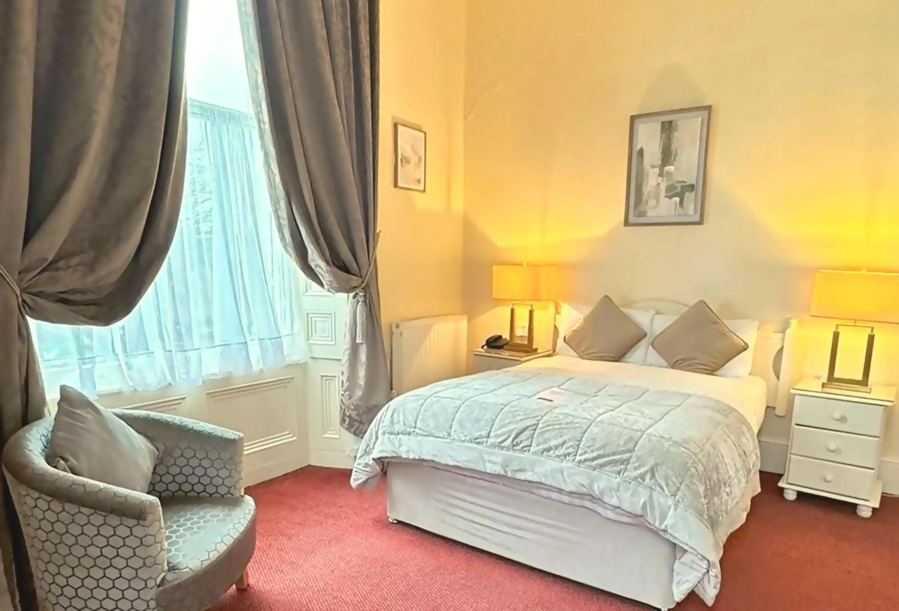 View (from property/room), Bed in Morehampton Townhouse