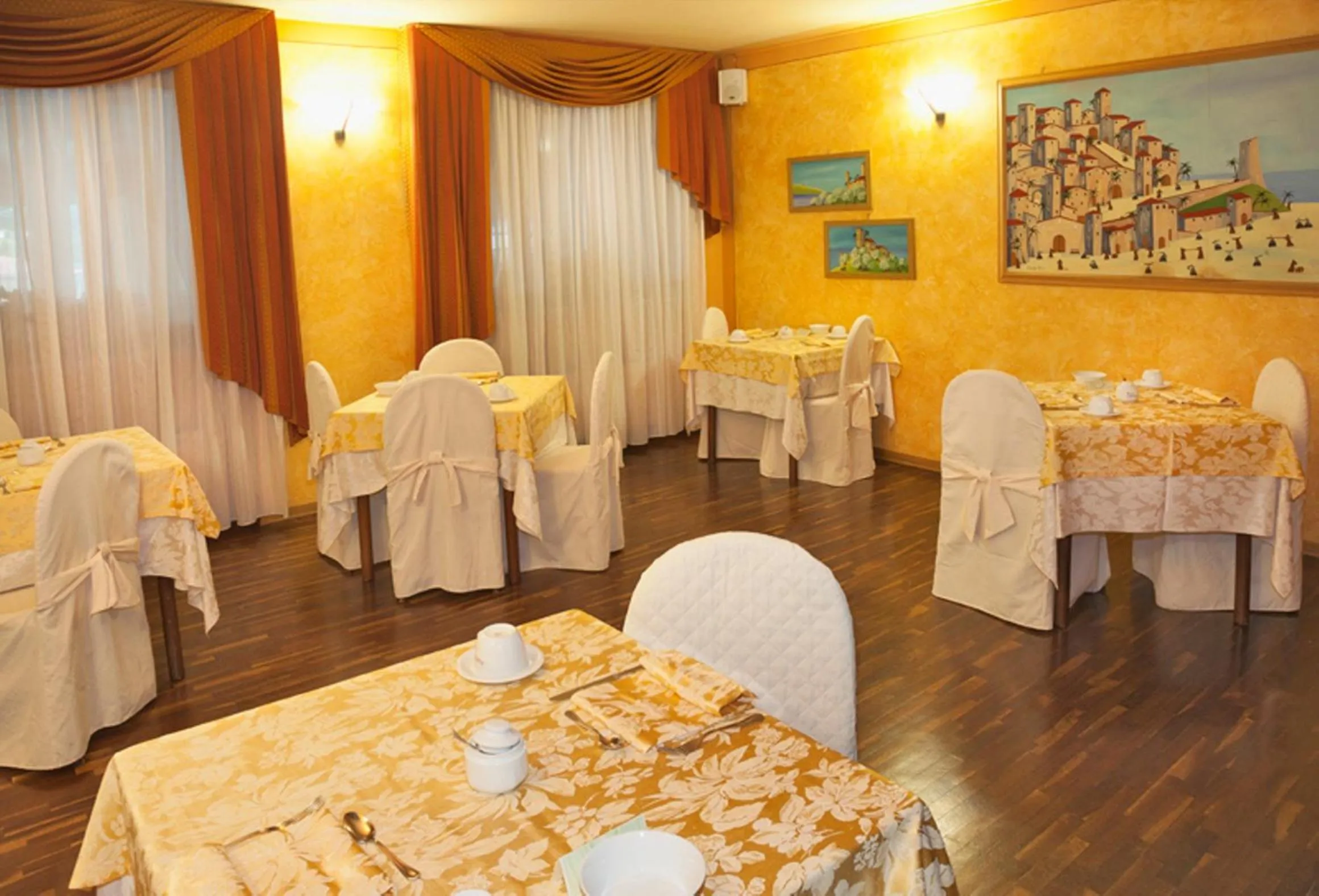 American breakfast in Hotel La Ruota