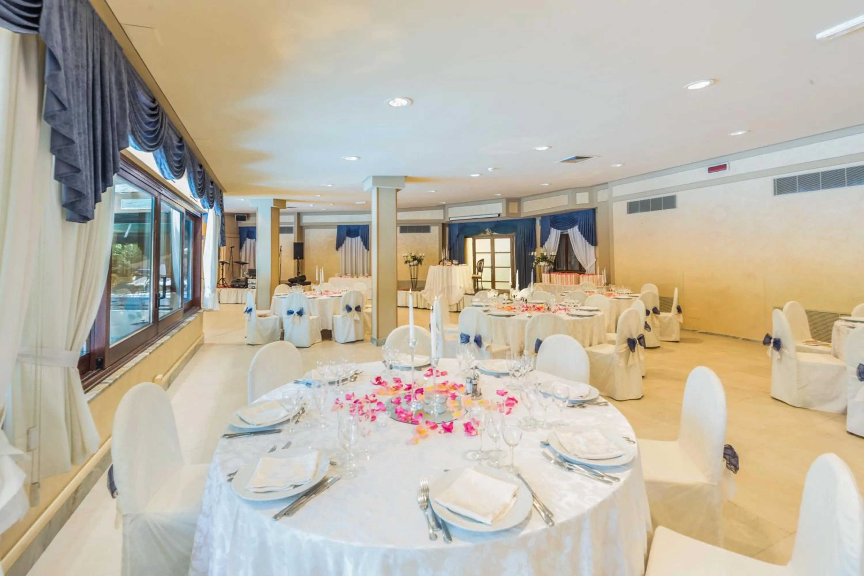 Restaurant/places to eat in Hotel La Ruota