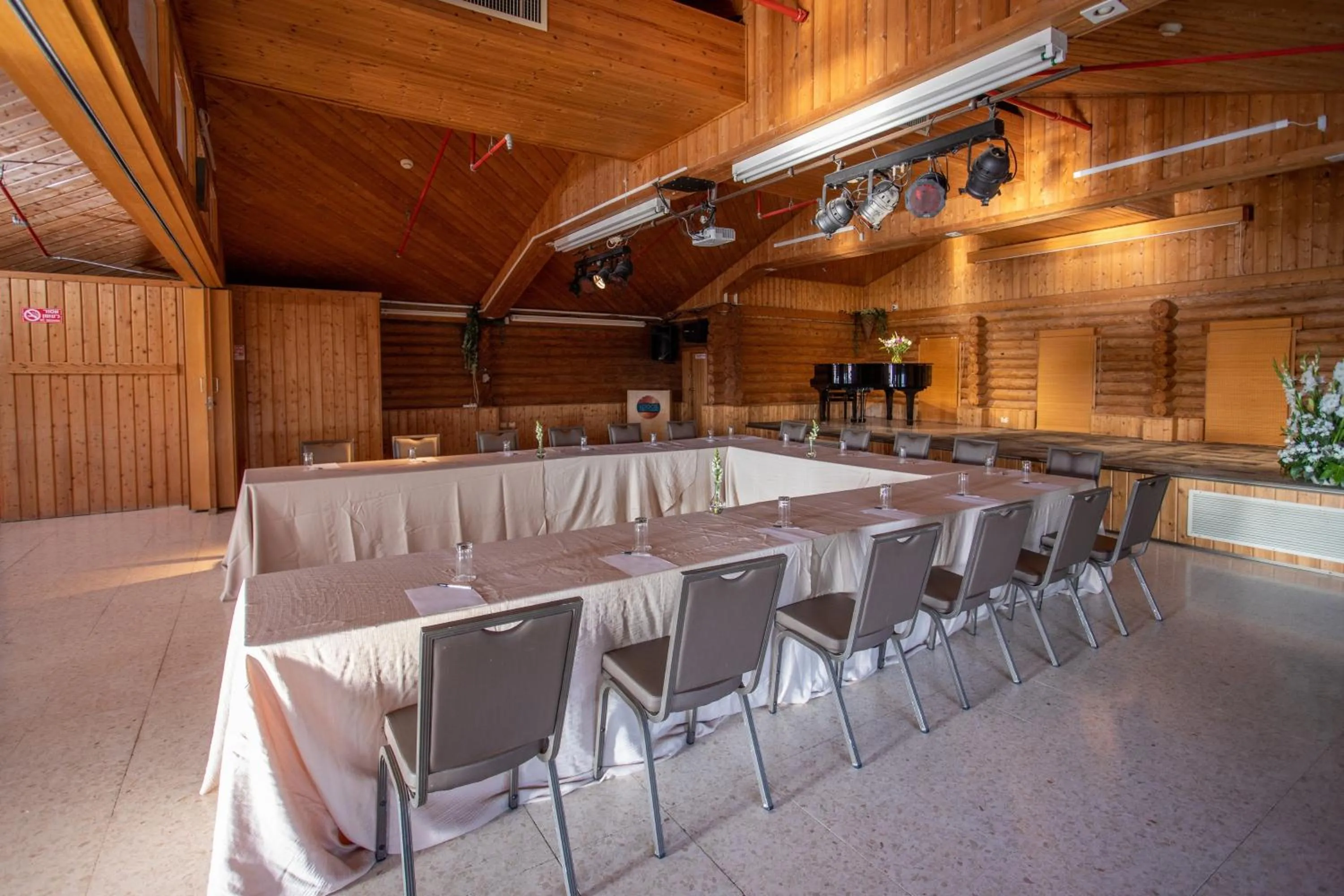 Logos hotel in Yad Hashmona