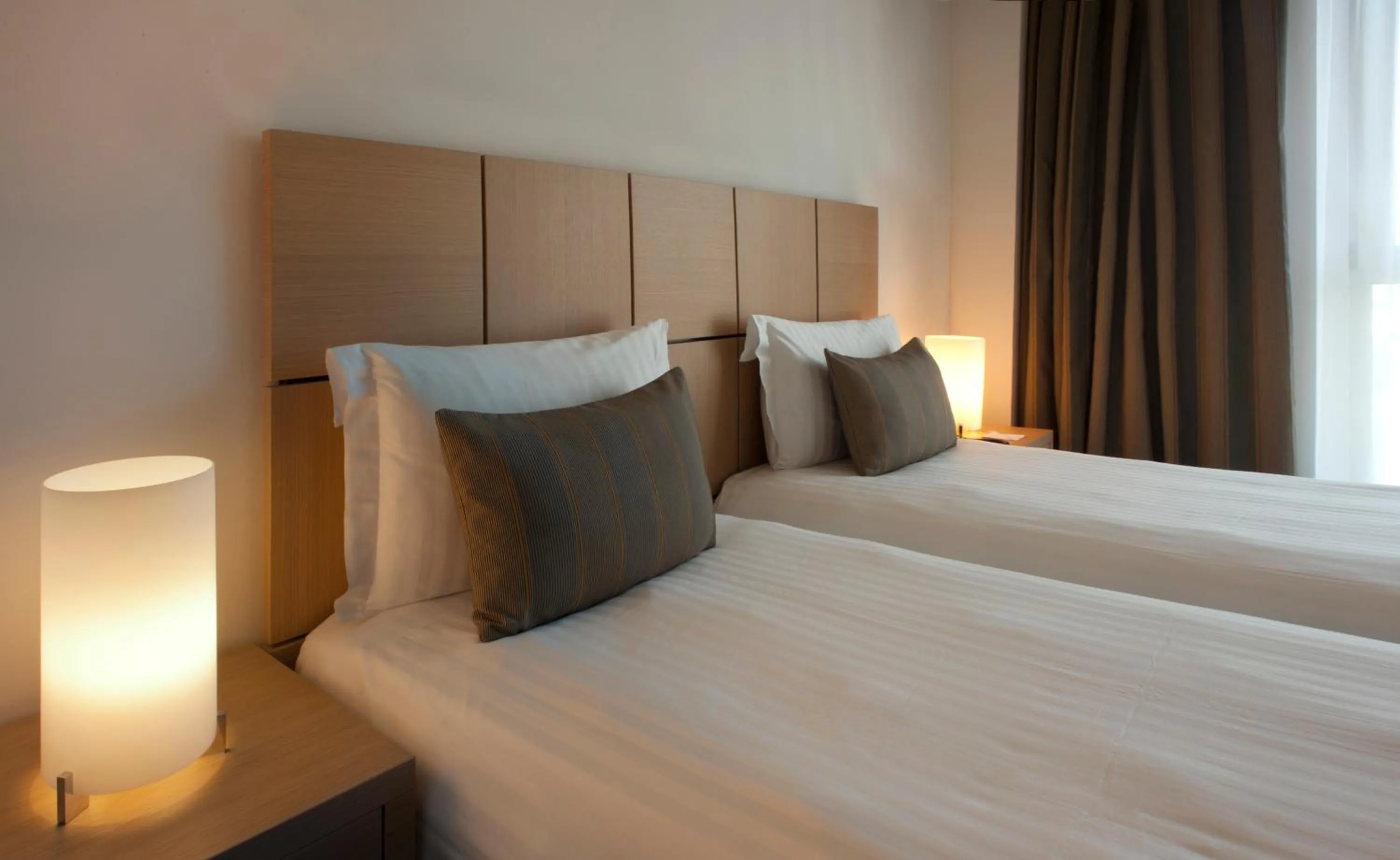 Bed in Domina Milano Fiera