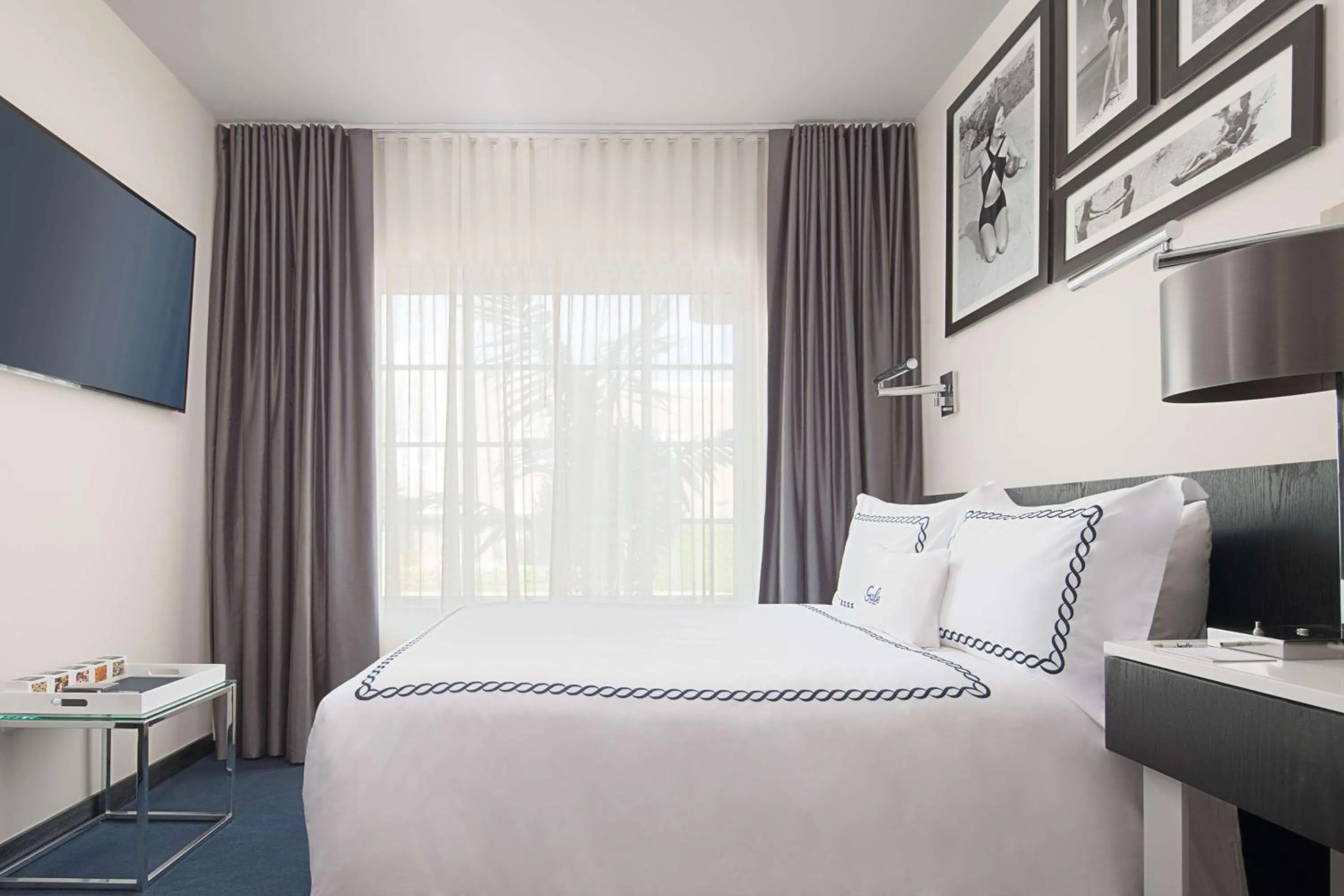 Bed in Gale South Beach, Curio Collection By Hilton