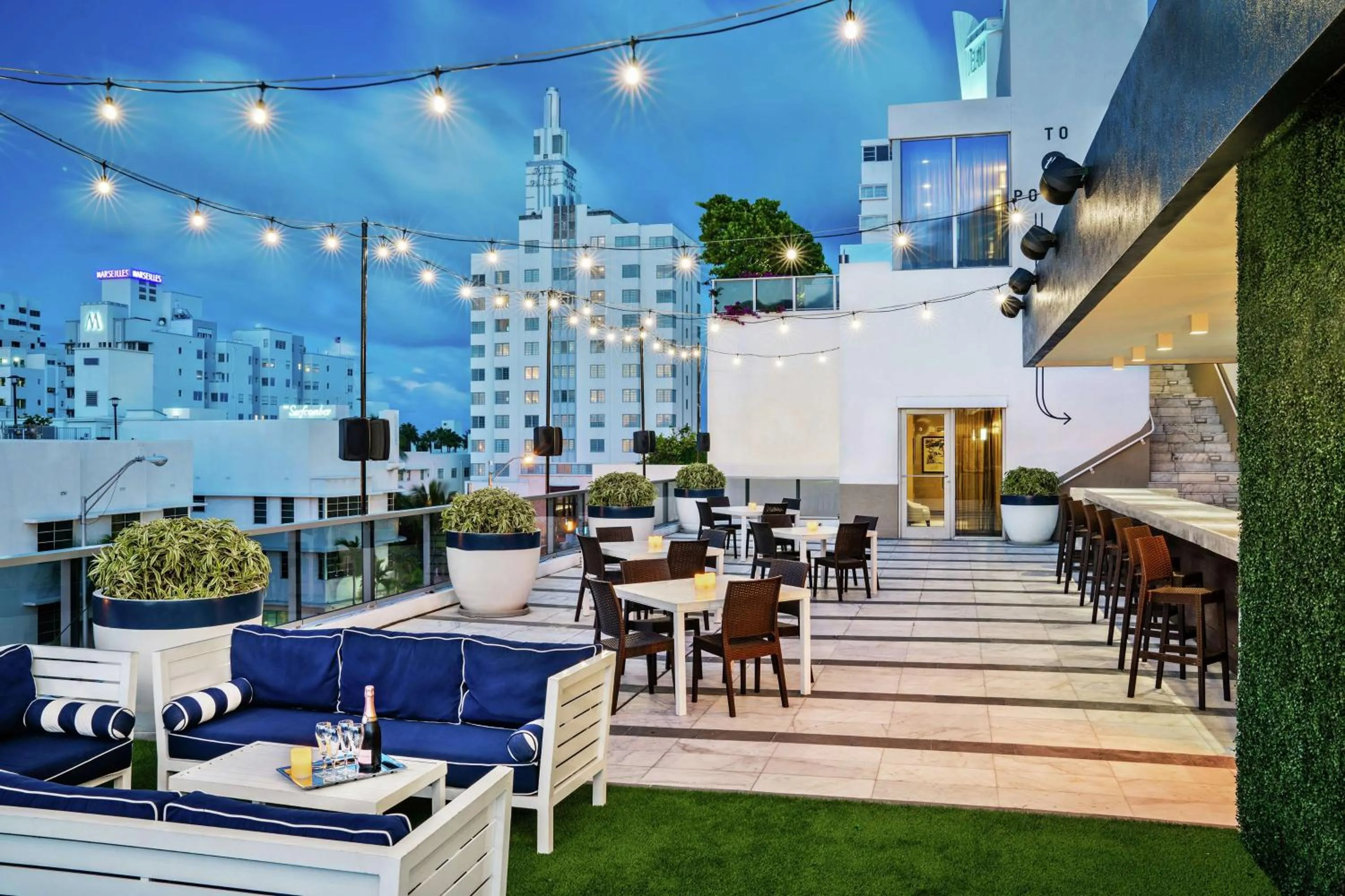 Patio in Gale South Beach, Curio Collection By Hilton