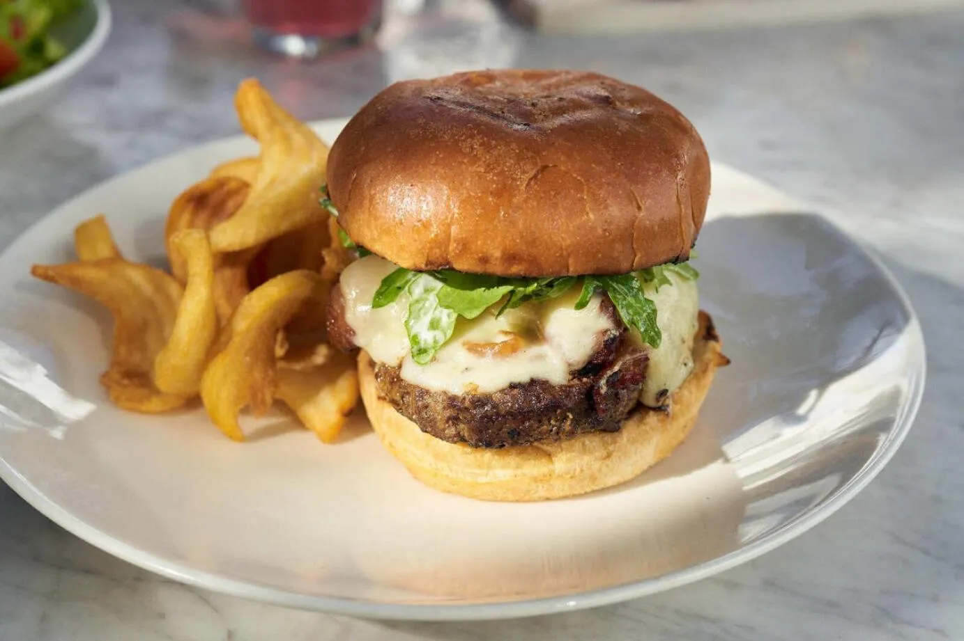 Restaurant/places to eat in Gale South Beach, Curio Collection By Hilton