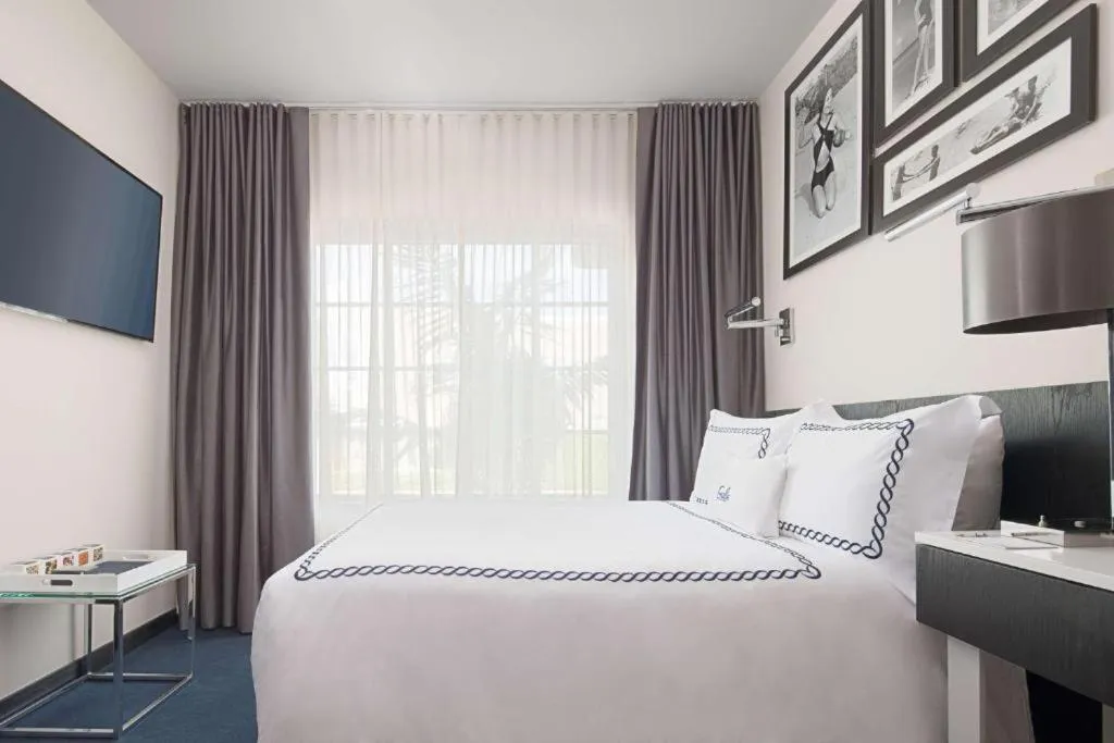 Bed in Gale South Beach, Curio Collection By Hilton