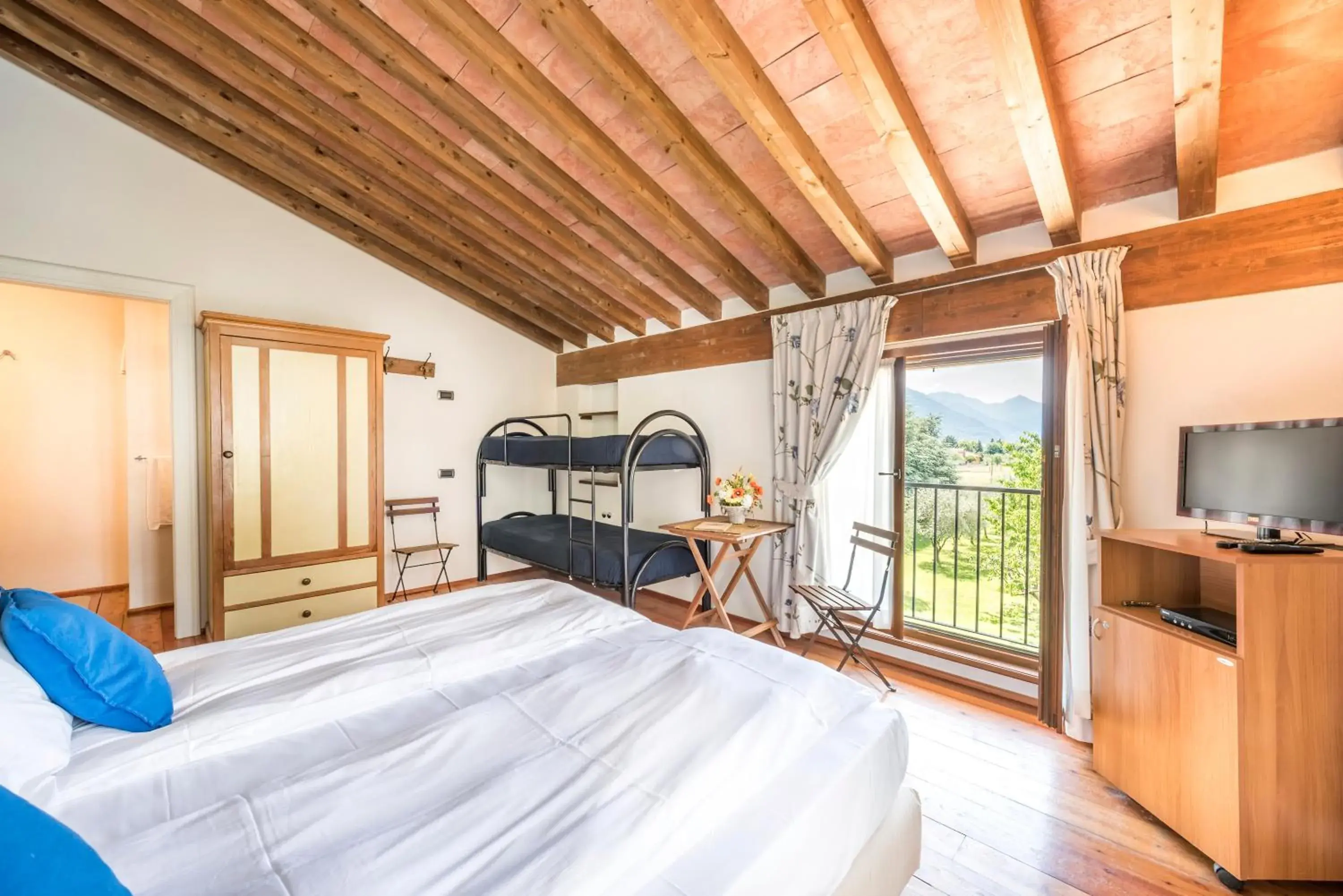 Quadruple Room with Terrace in Agriturismo Cà Del Lago Quadruple Room with Terrace in Agriturismo Cà Del Lago