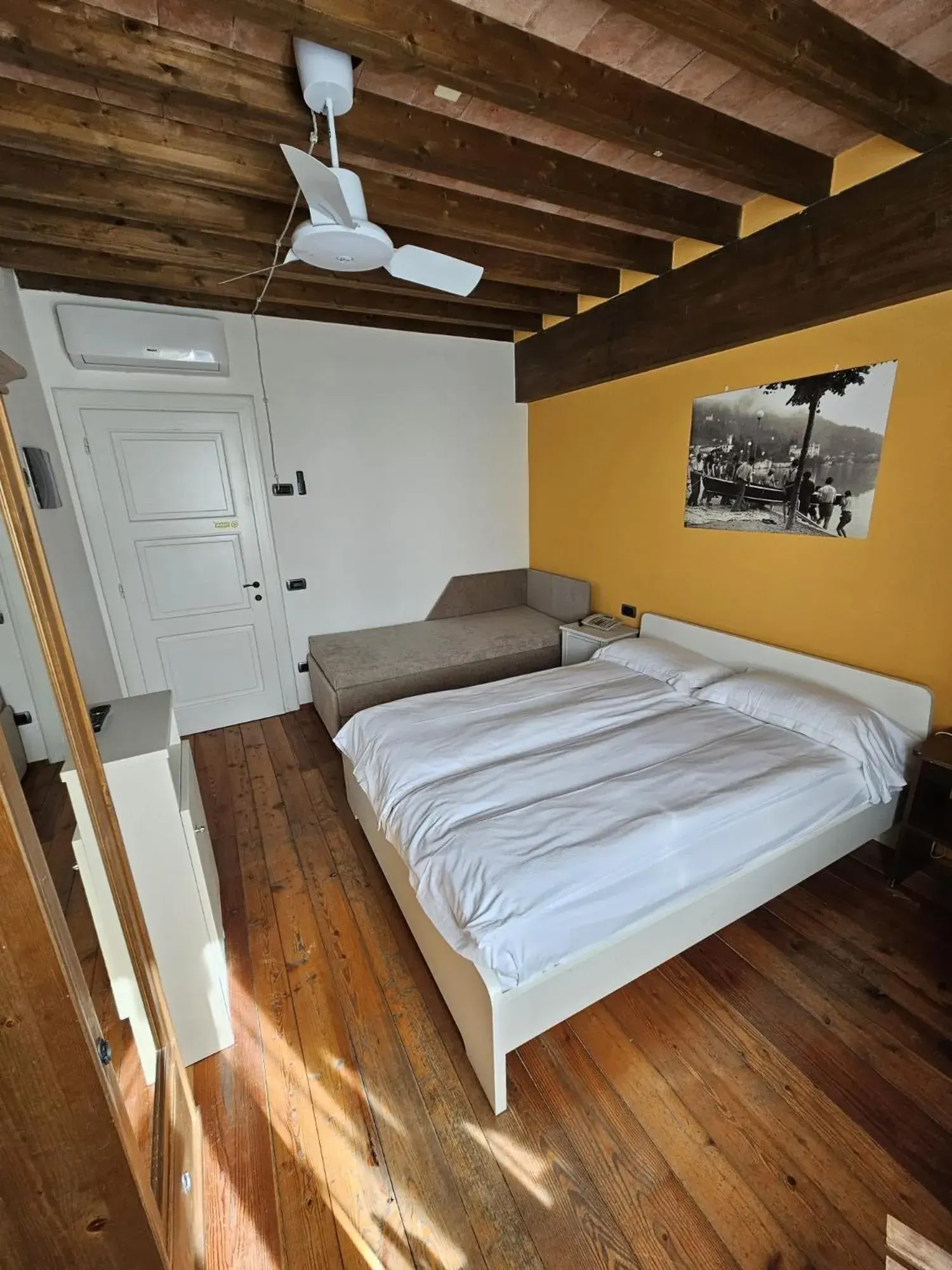 Triple Room in Agriturismo Cà Del Lago Triple Room in Agriturismo Cà Del Lago