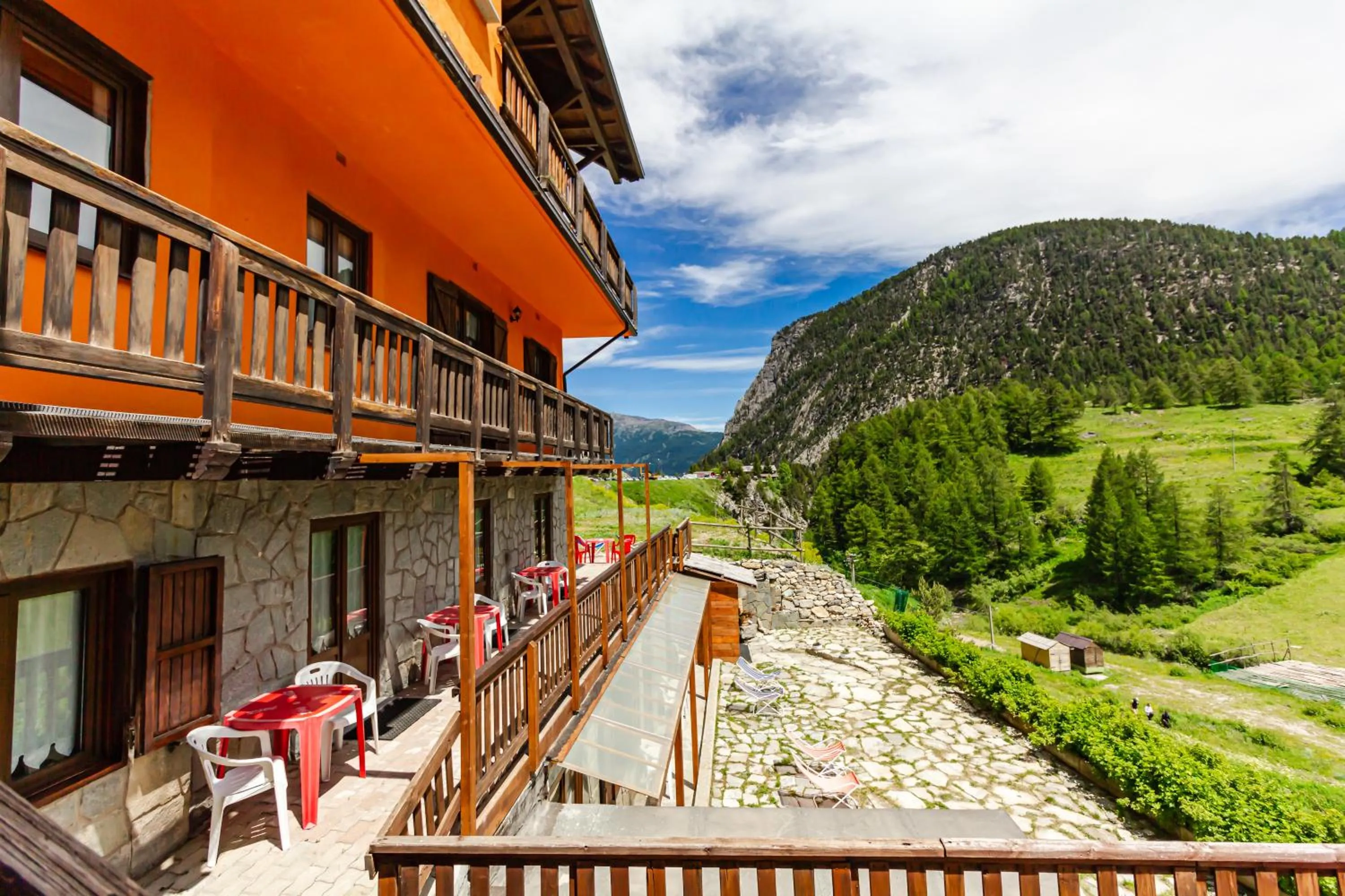 Property building in Hotel Al Foiron