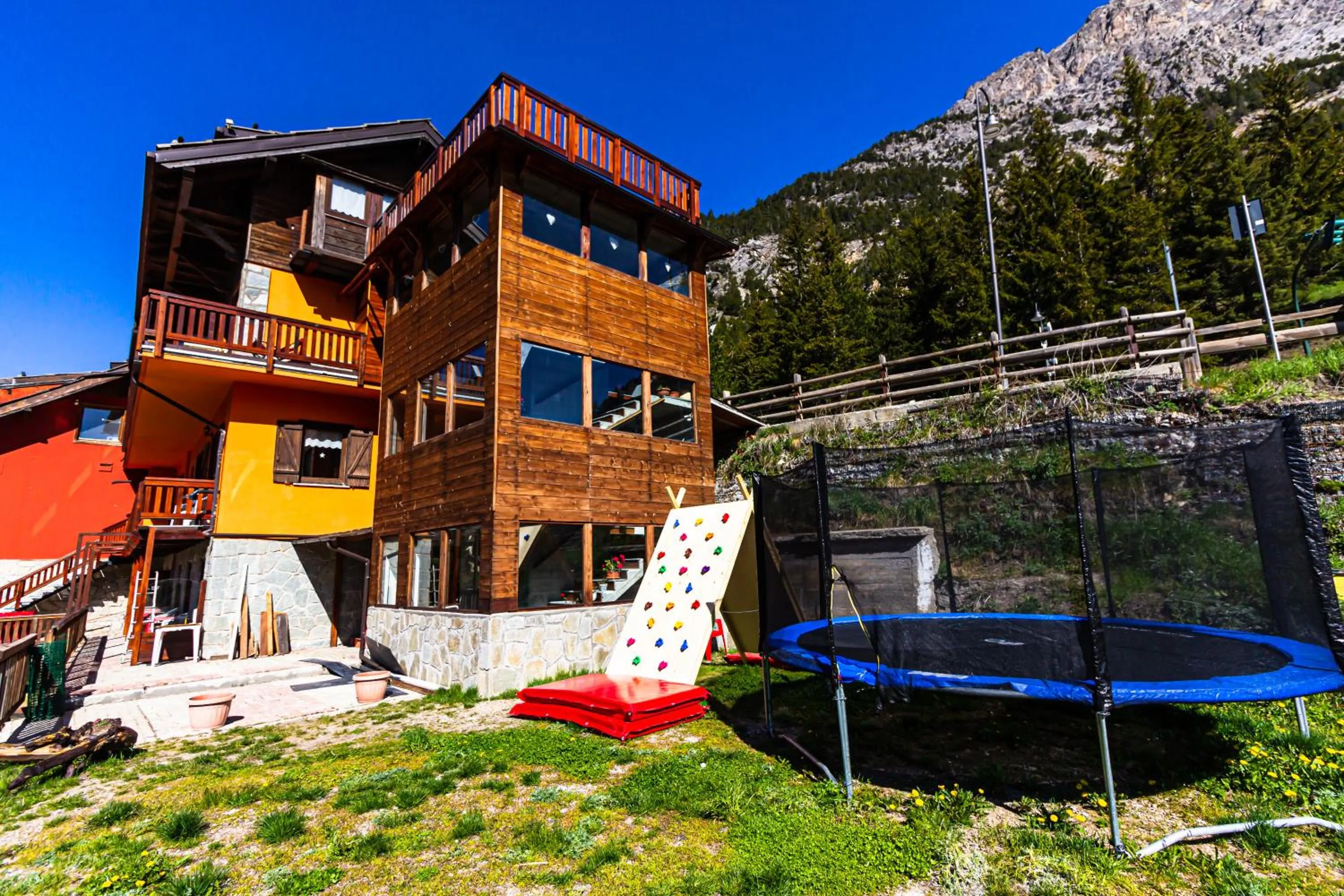 Property building in Hotel Al Foiron