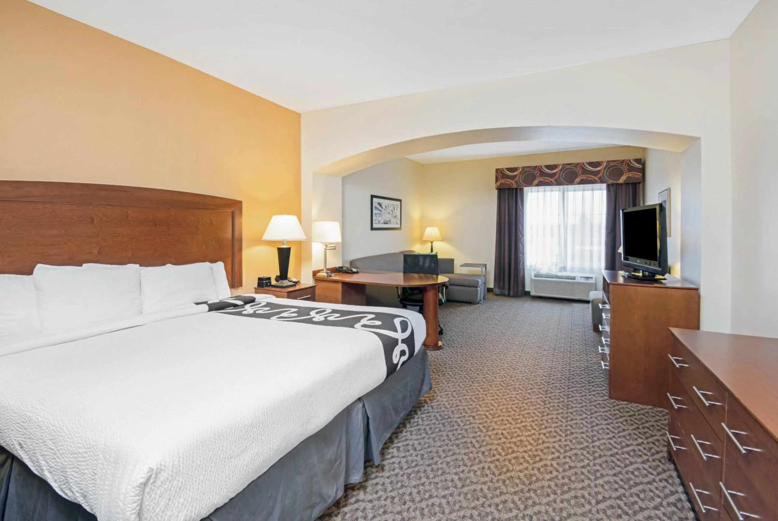 Bed in La Quinta by Wyndham Lawton / Fort Sill