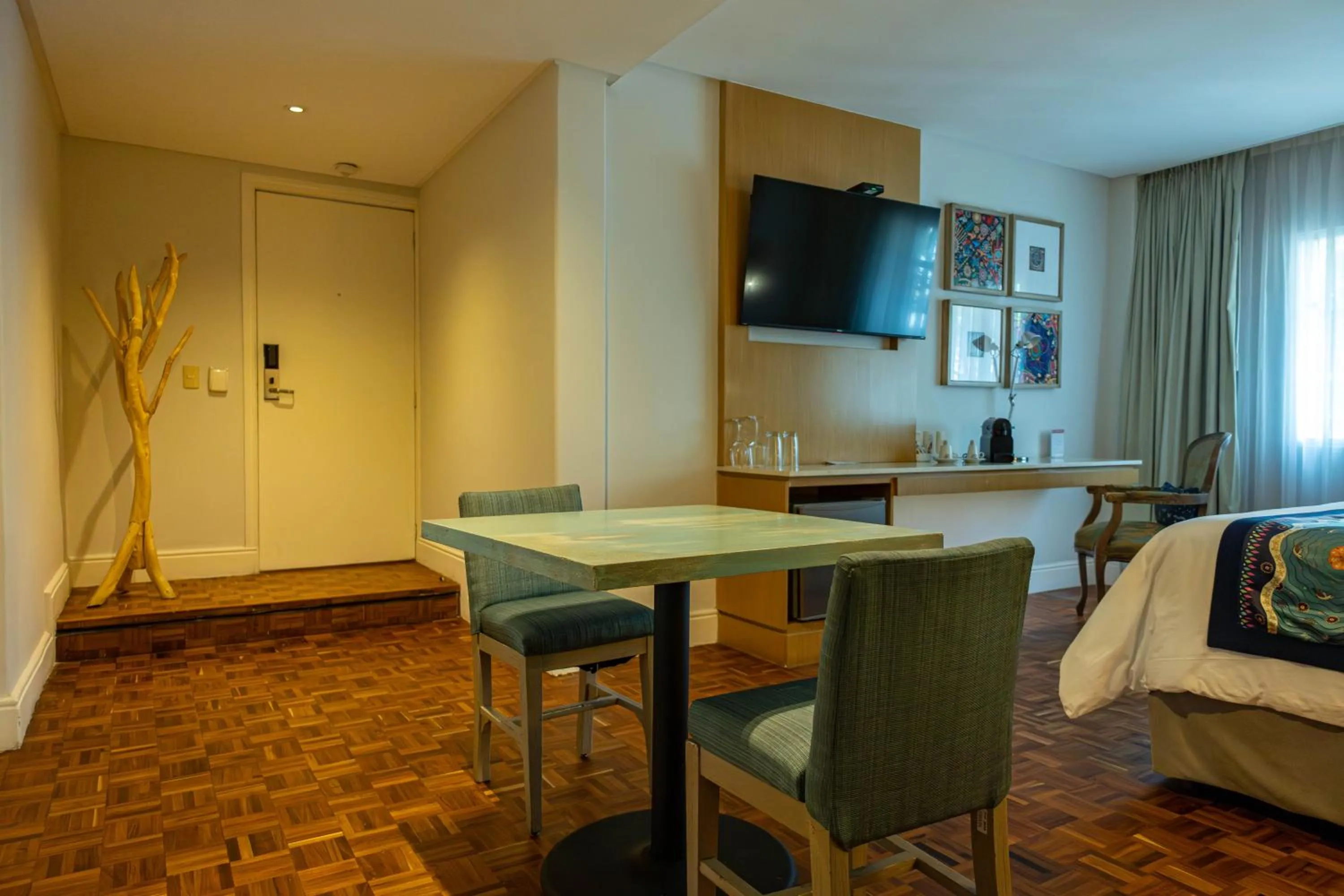 TV and multimedia in Maria Condesa