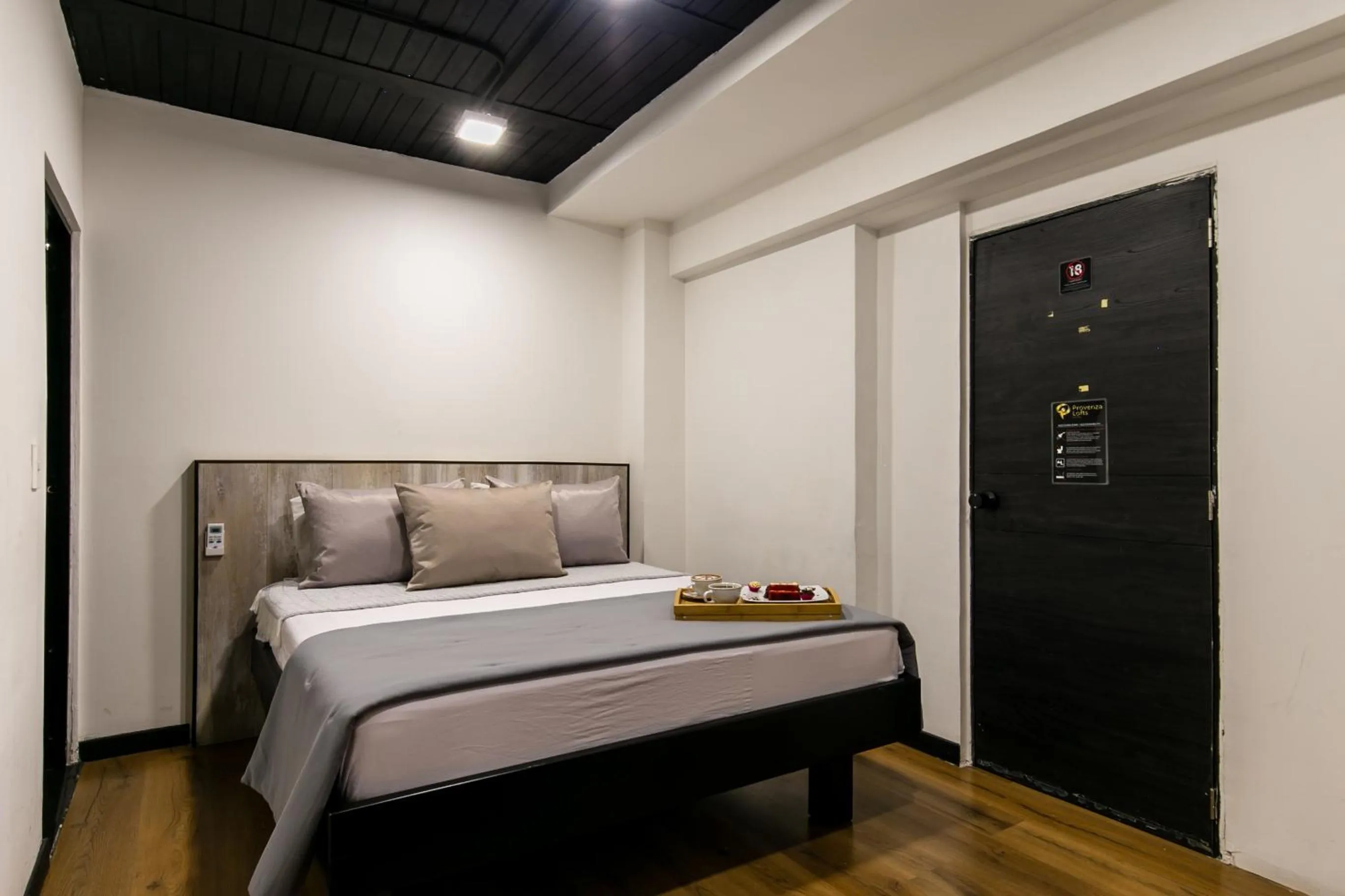 Bed in Provenza Lofts