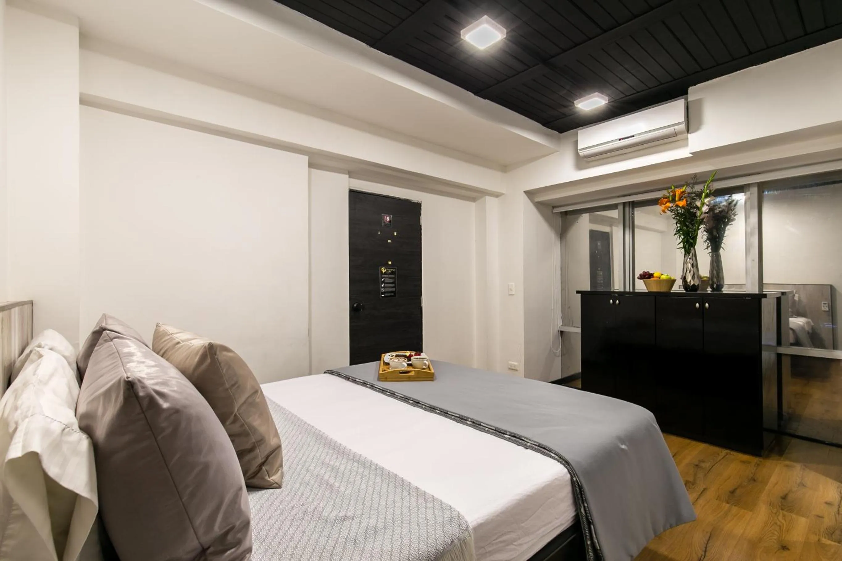 Bed in Provenza Lofts