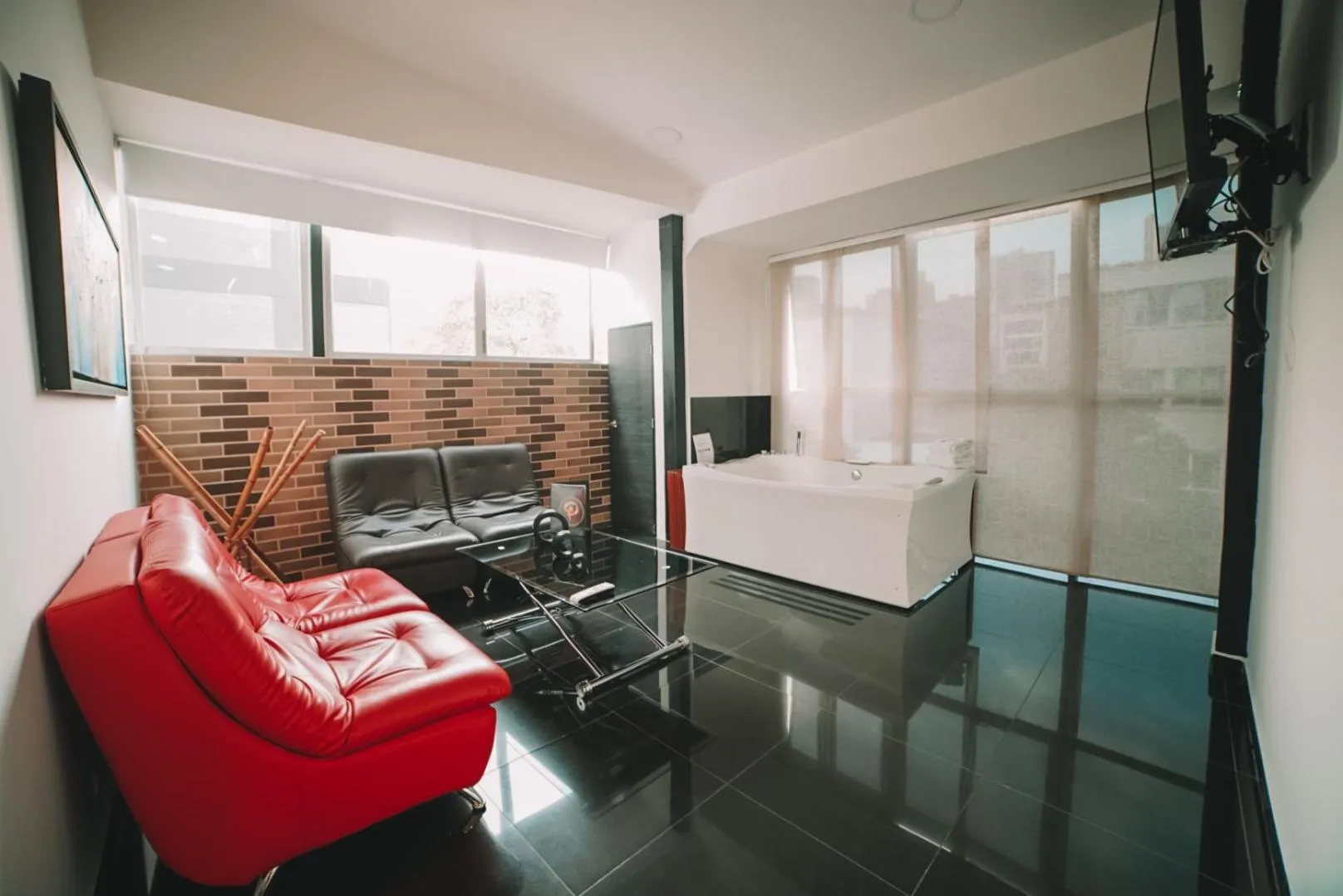 Property building, Bed in Provenza Lofts