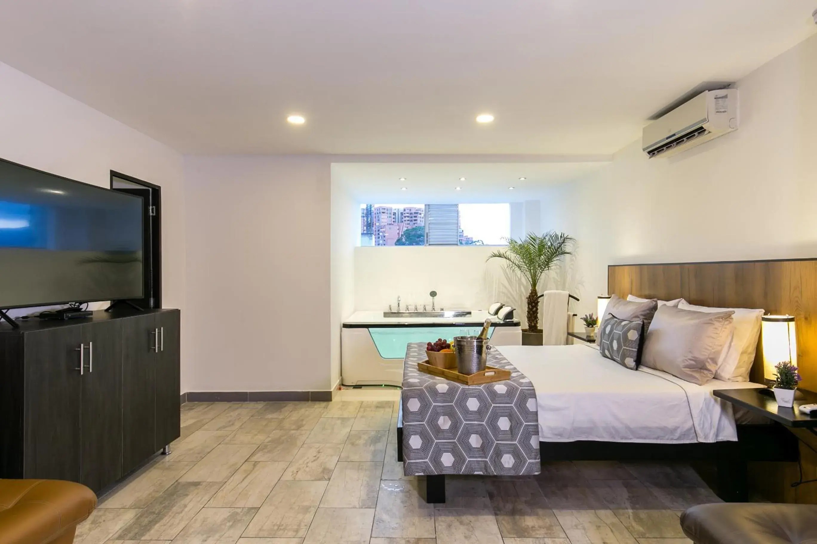 Studio Apartment with Jacuzzi in Provenza Lofts Studio Apartment with Jacuzzi in Provenza Lofts